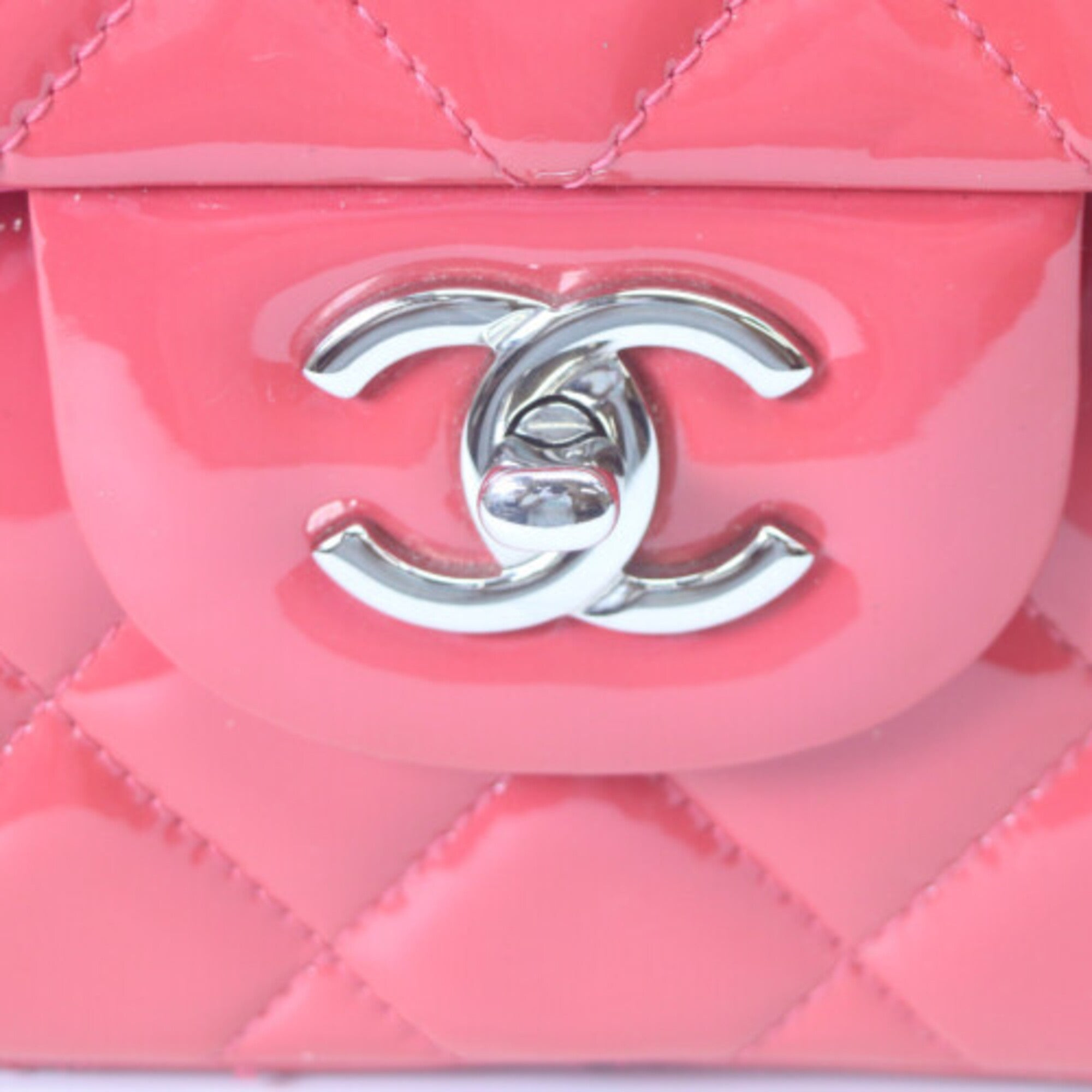 Chanel Pink Red Color Leather Shoulder Bag (Pre-Owned)