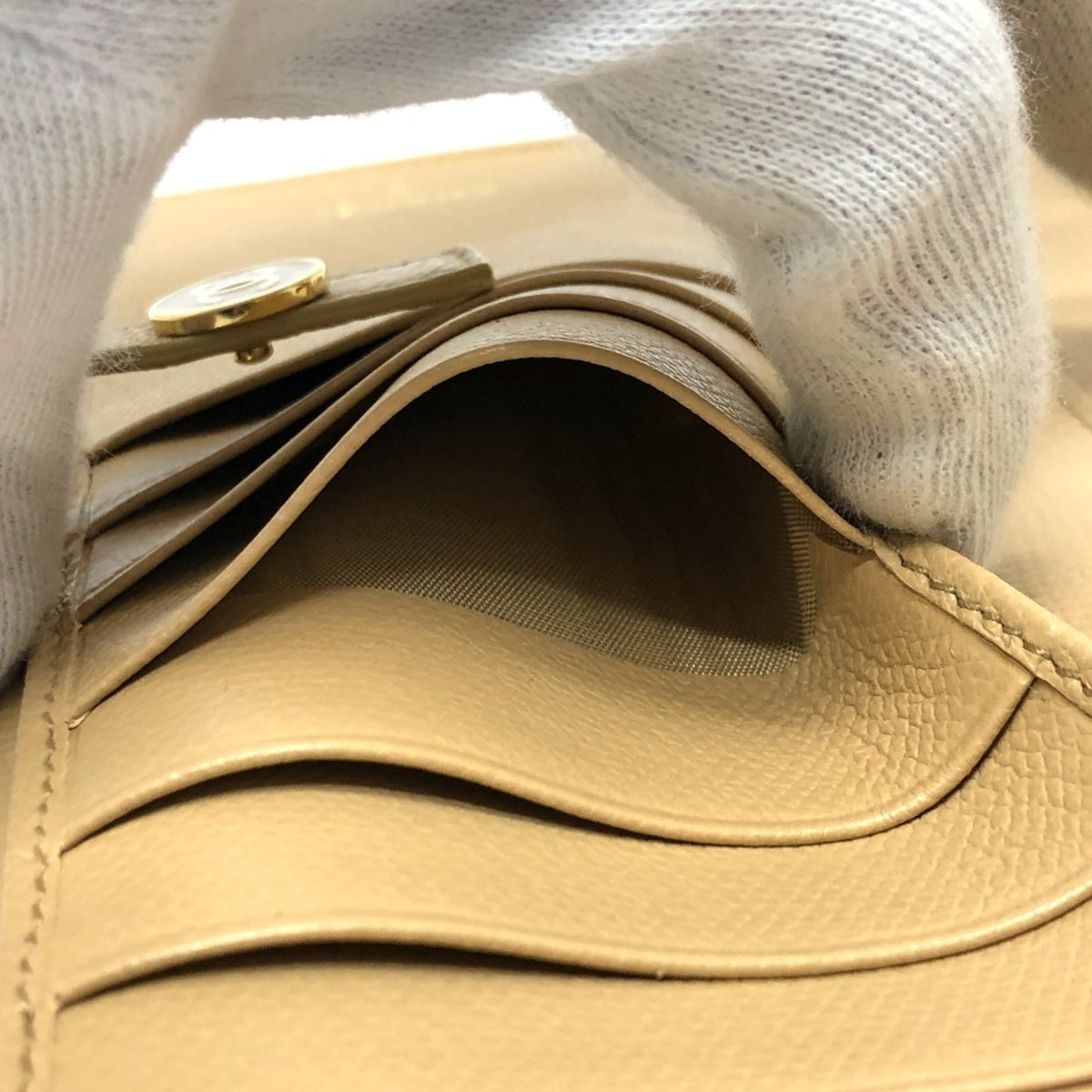 Chanel Beige Leather Long Wallet (Bi-Fold) (Pre-Owned)