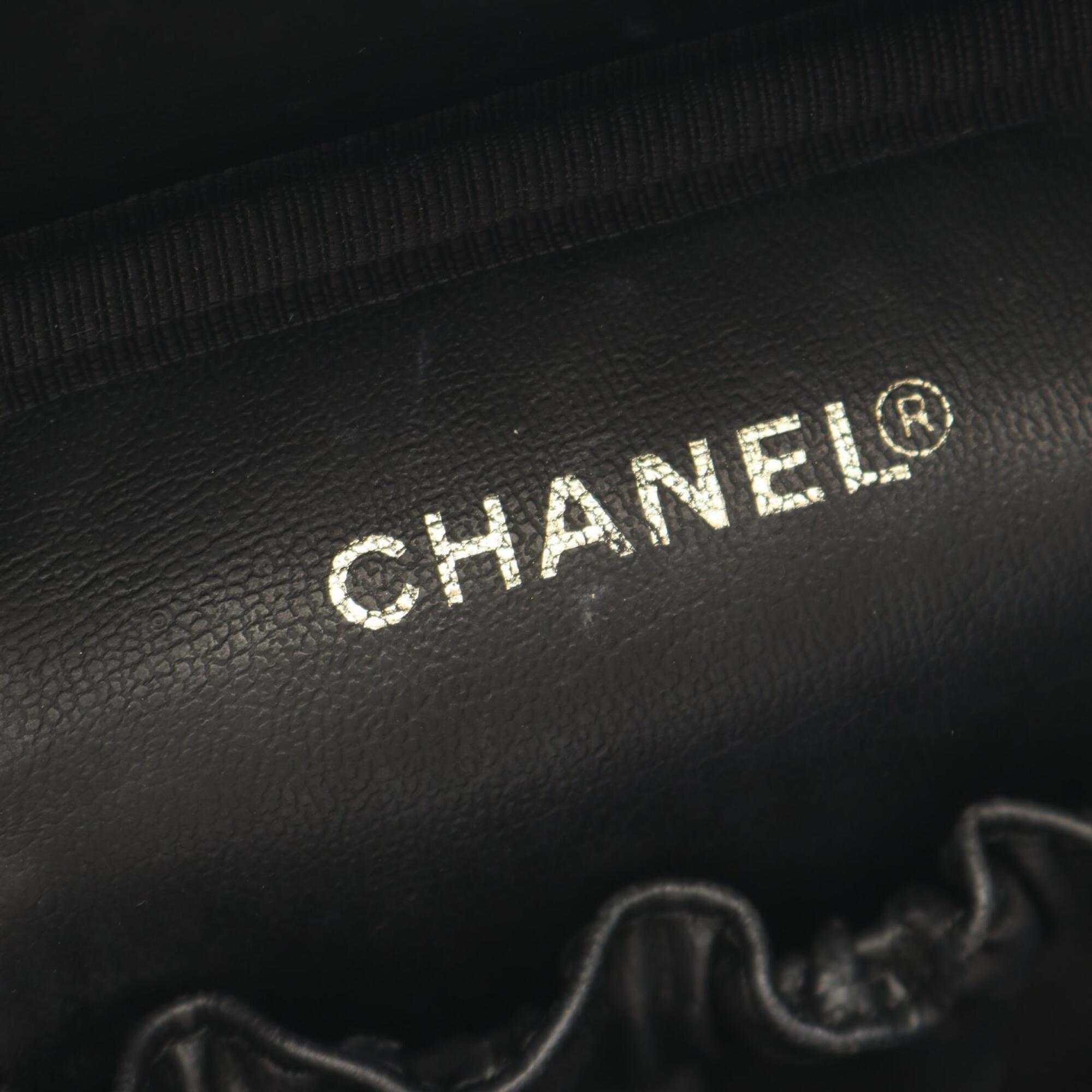 Chanel Black Grained Calfskin Handbag (Pre-Owned)