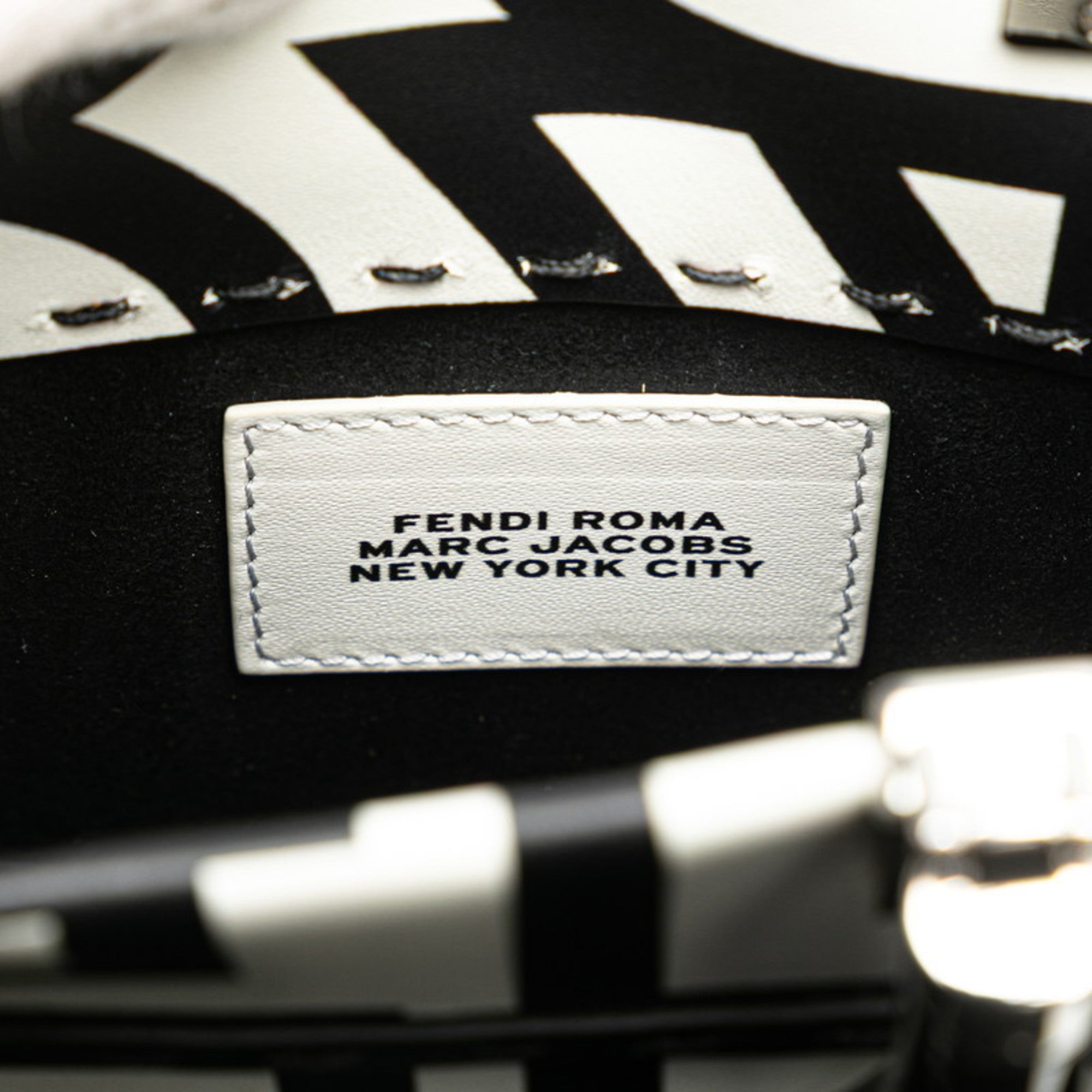 Fendi Black White Leather Handbag Shoulder Bag (Pre-Owned)
