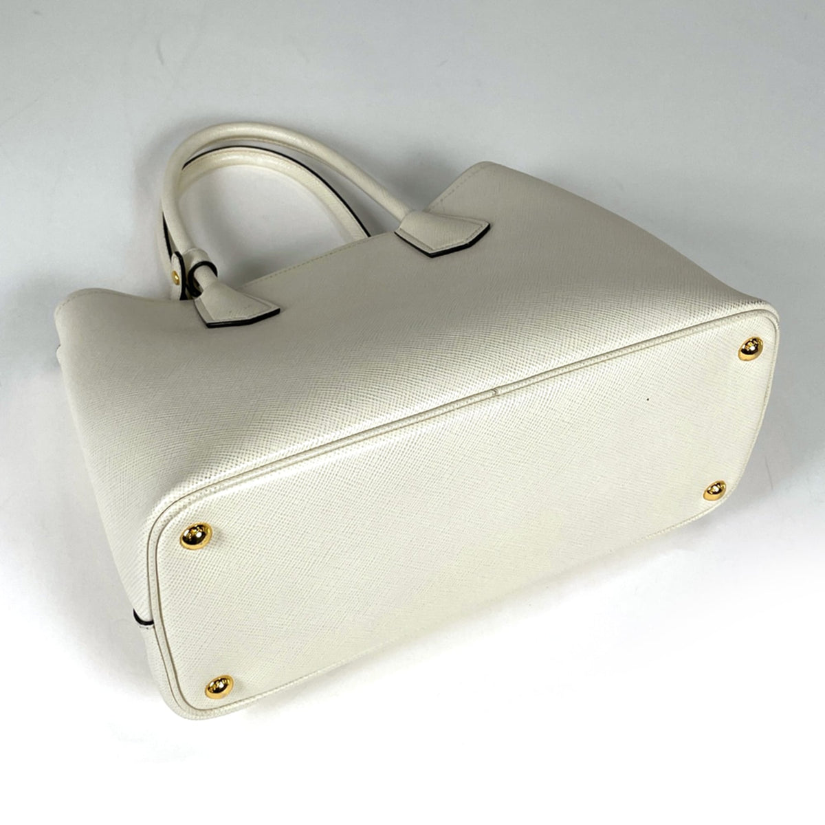 Prada White Saffiano Handbag (Pre-Owned)