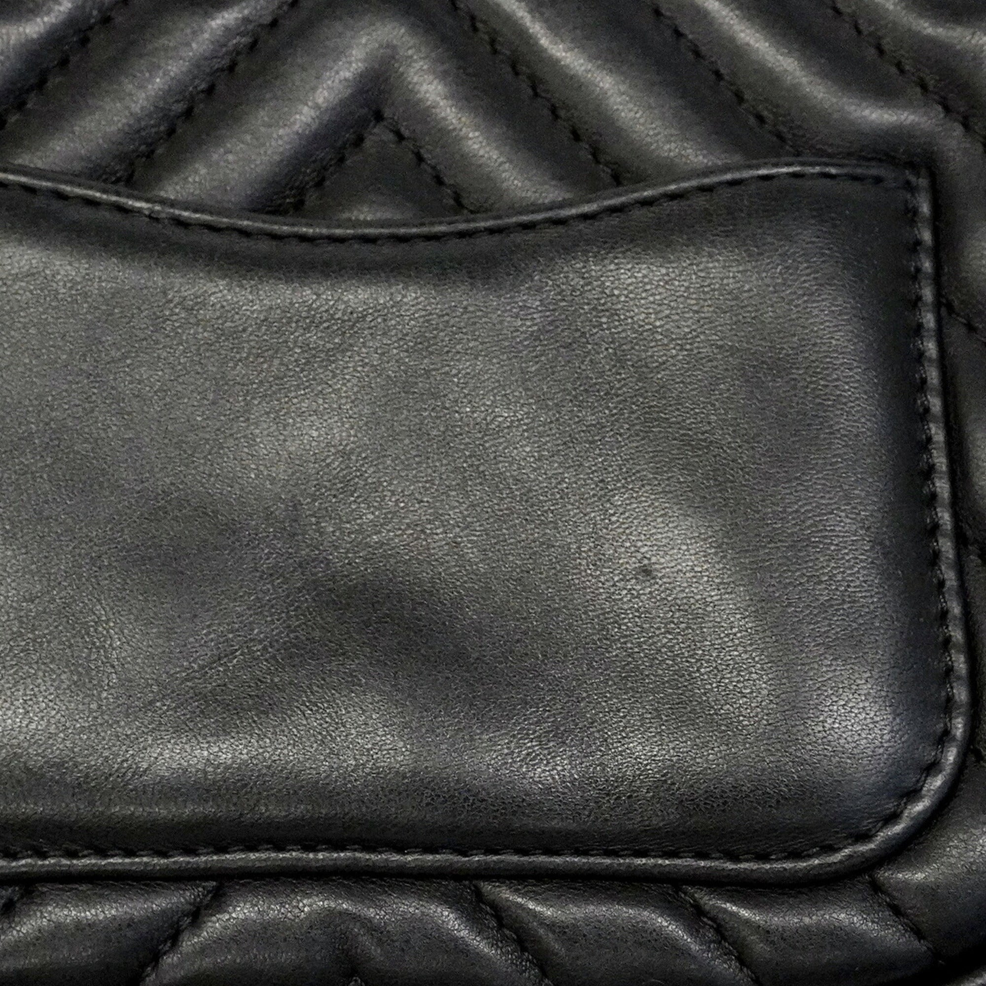 Chanel Black Leather Handbag (Pre-Owned)