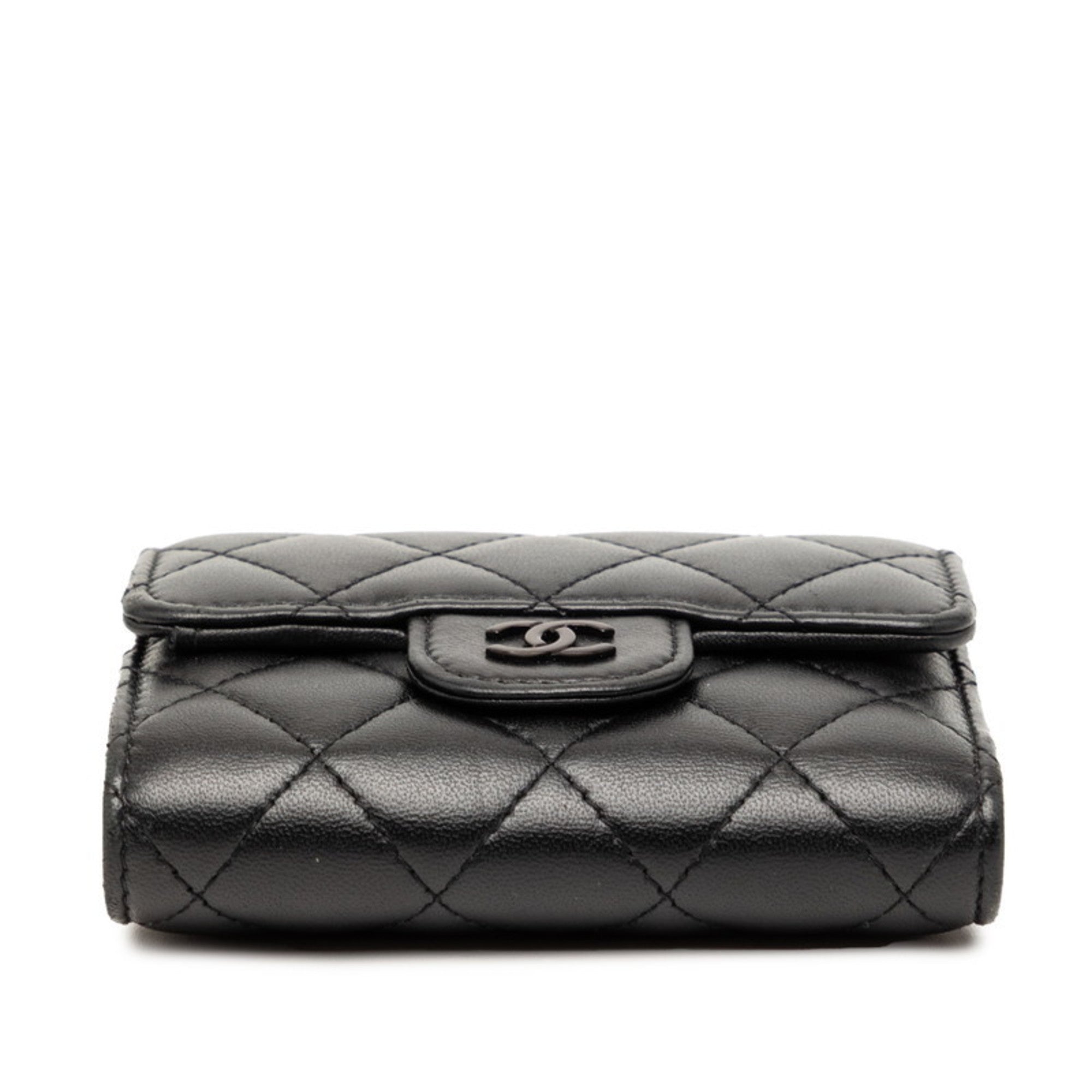 Chanel Matelasse Black Leather Wallet (Tri-Fold) (Pre-Owned)