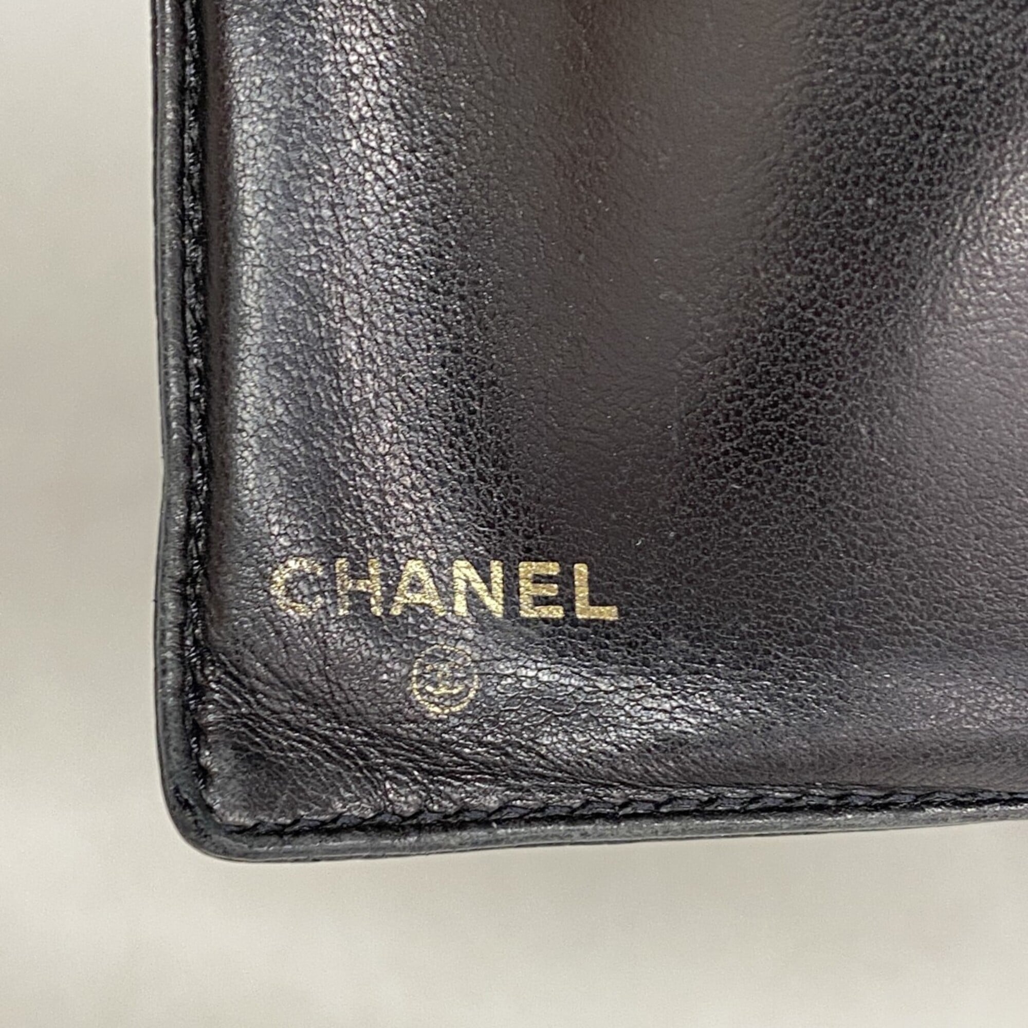 Chanel Black Grained Calfskin Wallet (Bi-Fold) (Pre-Owned)