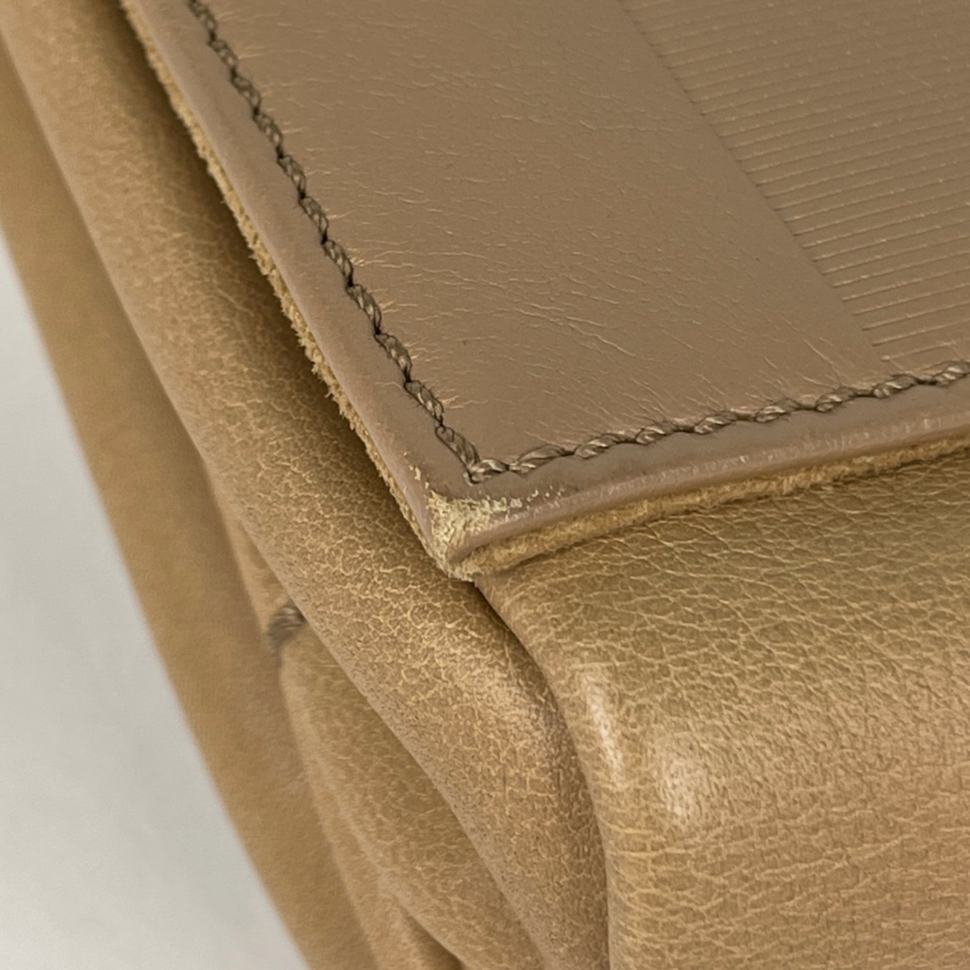 Fendi Beige Leather Shoulder Bag (Pre-Owned)