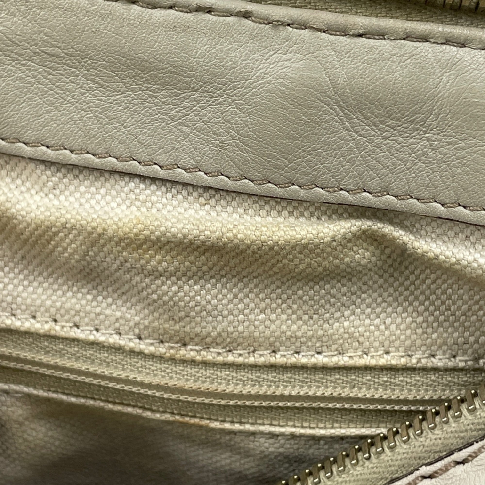 Gucci Ivory Leather Handbag (Pre-Owned)