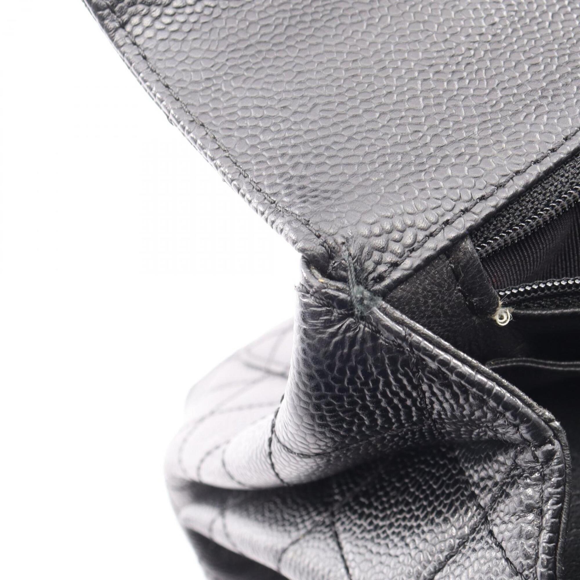 Chanel Black Grained Calfskin Handbag (Pre-Owned)