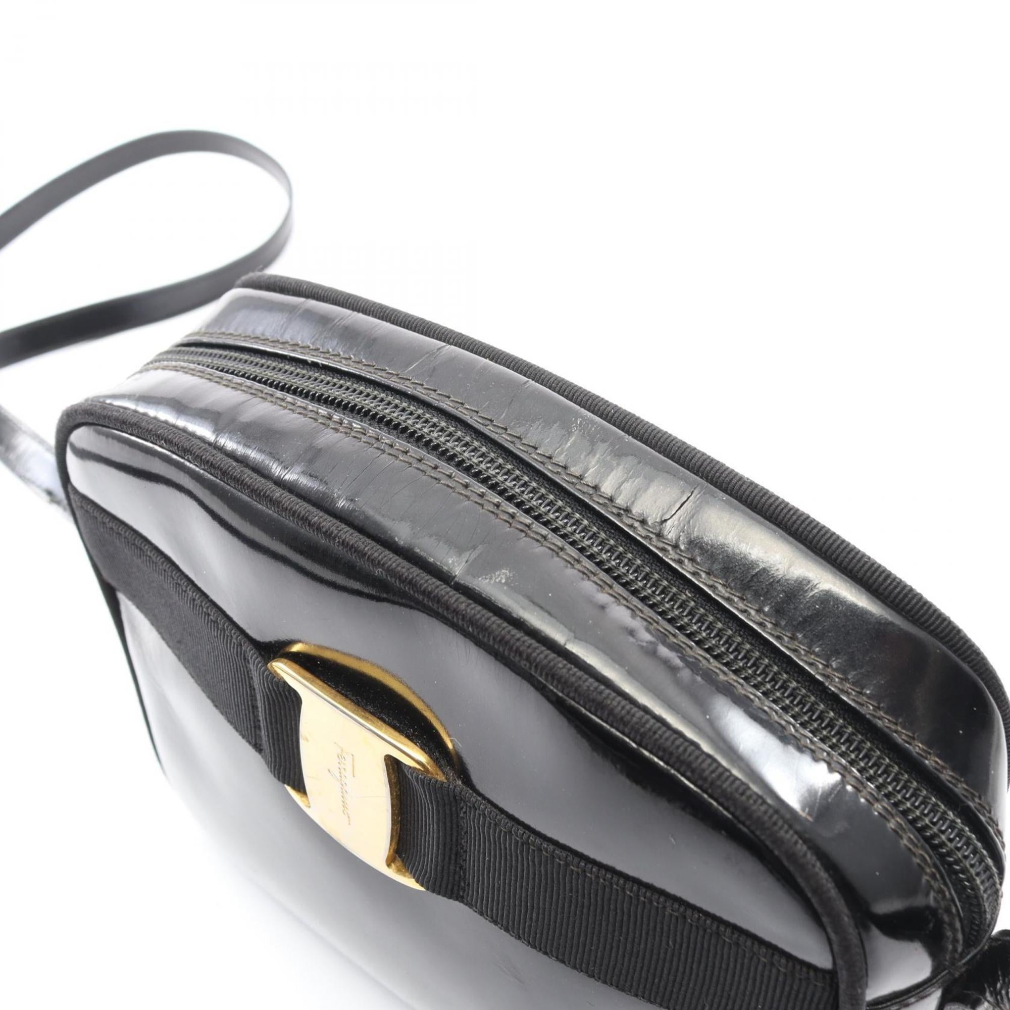 Salvatore Ferragamo Black Patent Leather Shoulder Bag (Pre-Owned)