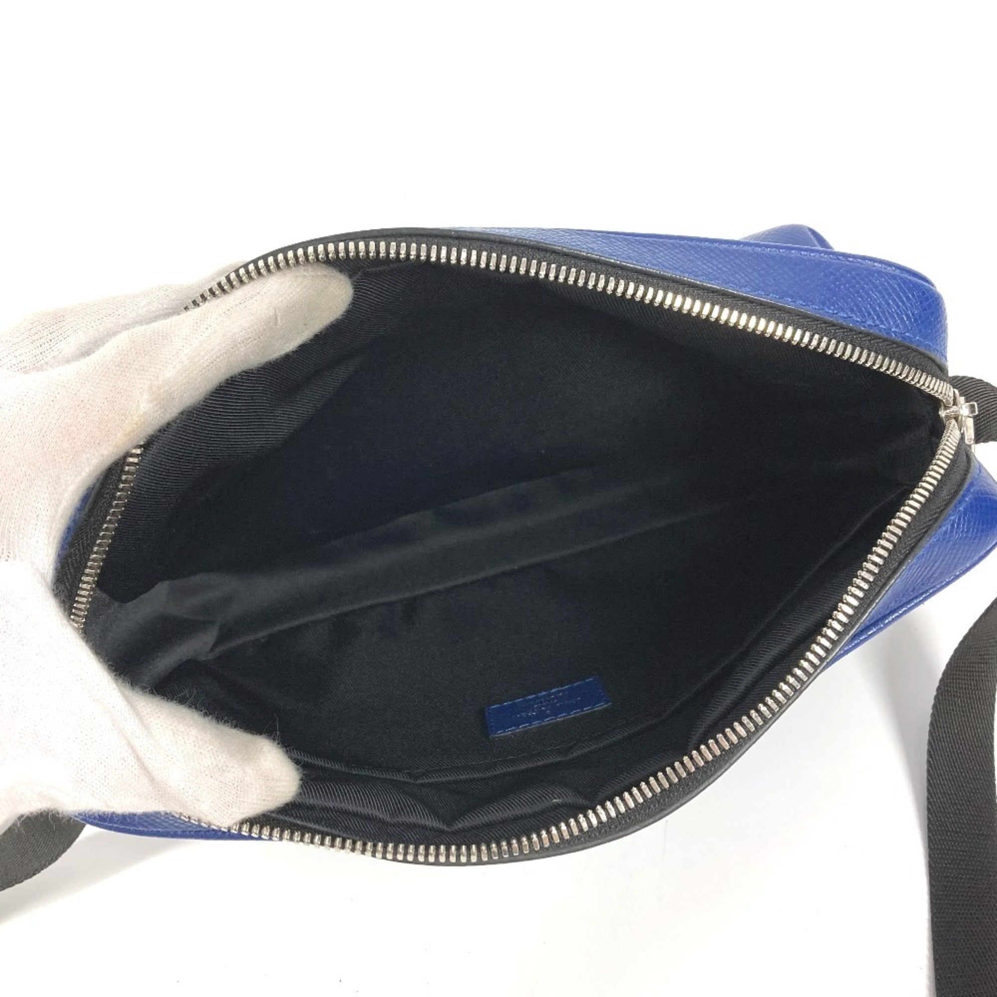 Louis Vuitton Blue Taiga Leather Shoulder Bag Sling Bag (Pre-Owned)