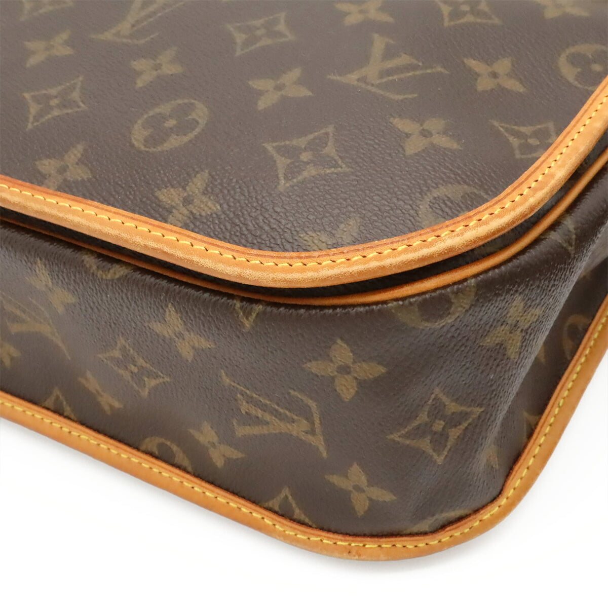 Louis Vuitton Brown Monogram Canvas Messenger Bag Shoulder Bag (Pre-Owned)