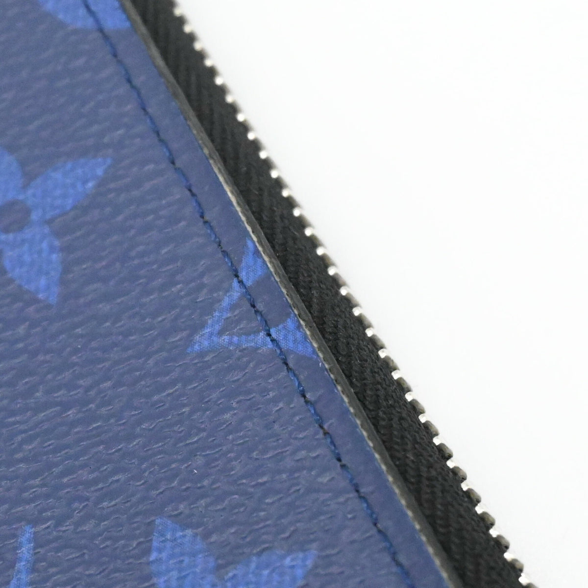 Louis Vuitton Blue Navy Canvas Coin Purse/Coin Case (Pre-Owned)