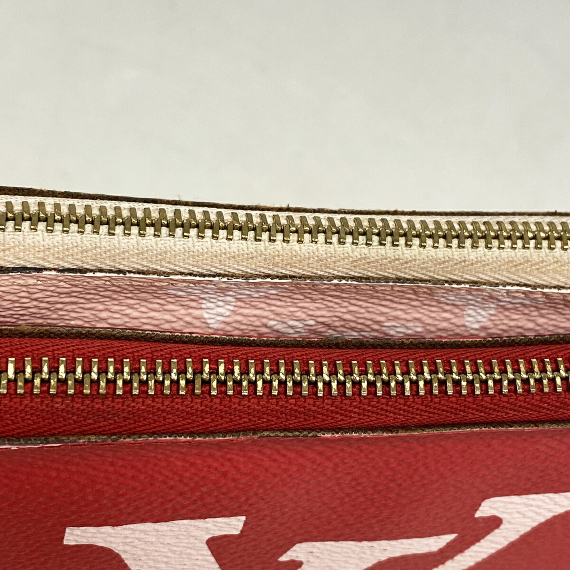 Louis Vuitton Pink Rouge Shoulder Bag (Pre-Owned)