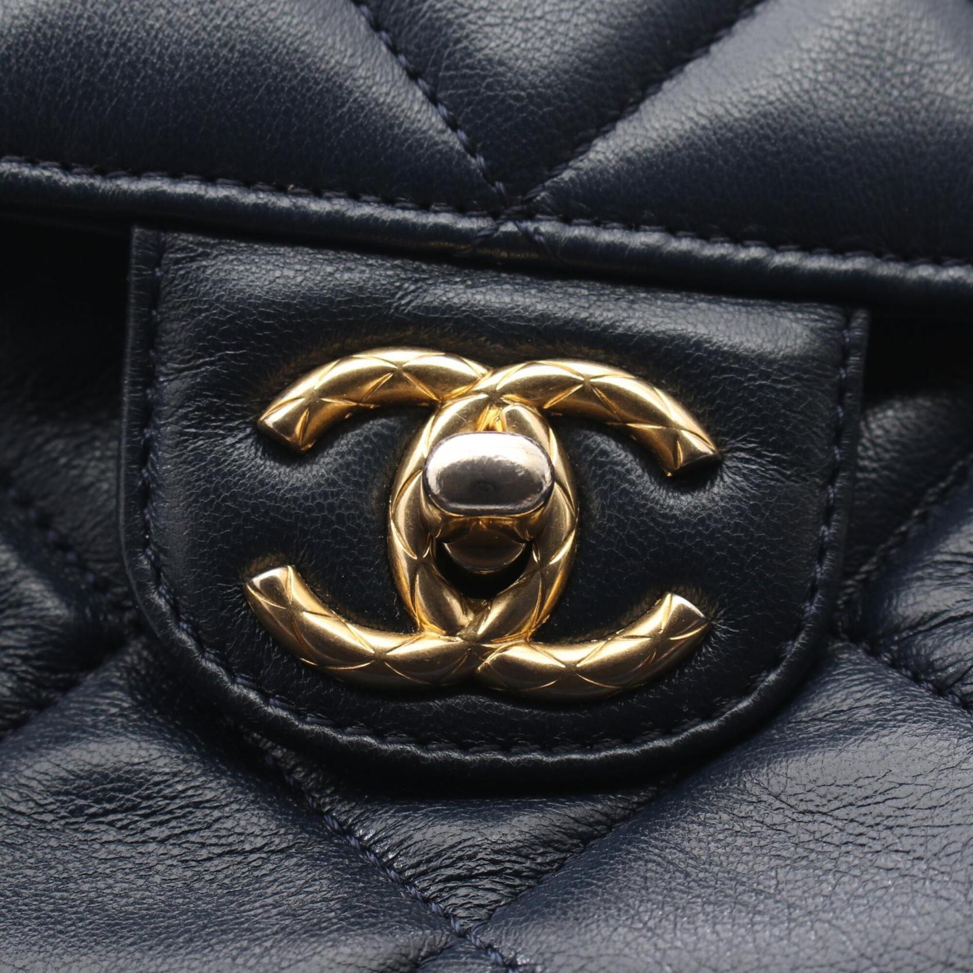 Chanel Navy Leather Handbag Shoulder Bag (Pre-Owned)