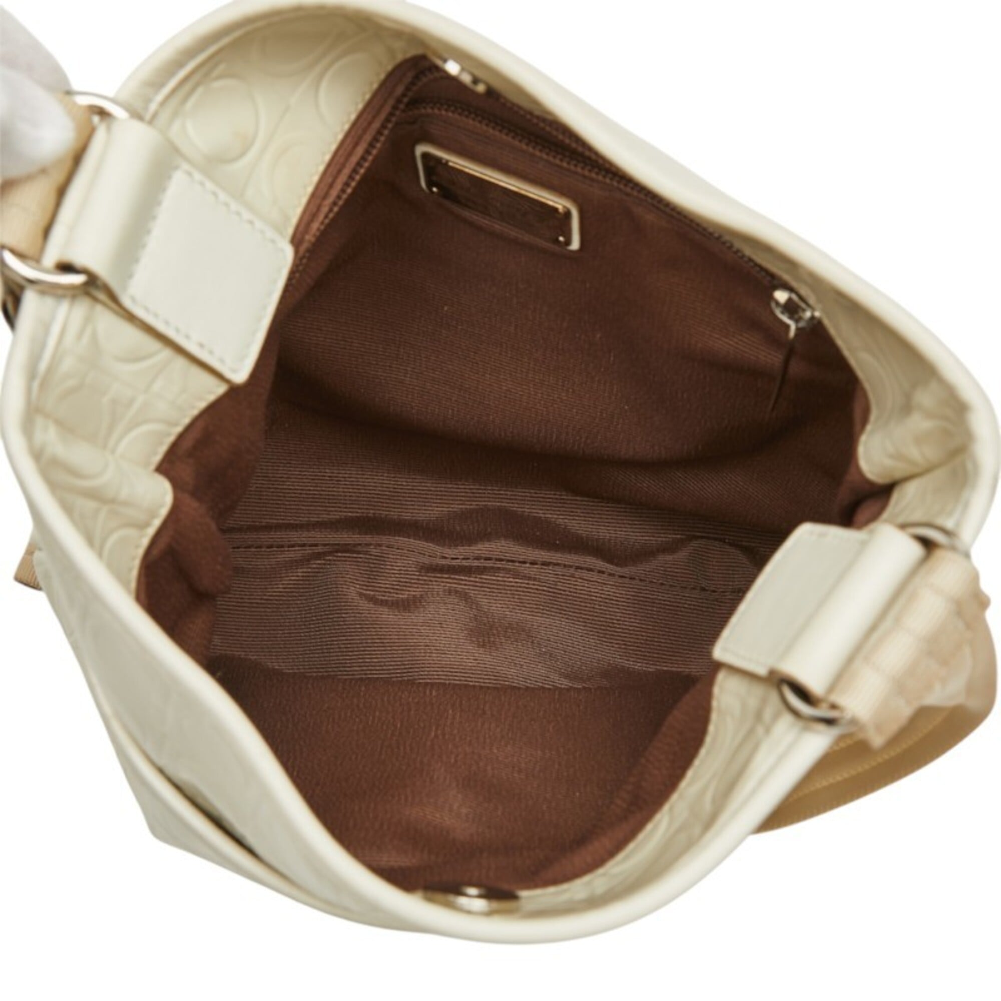 Salvatore Ferragamo Ivory Patent Leather Shoulder Bag (Pre-Owned)