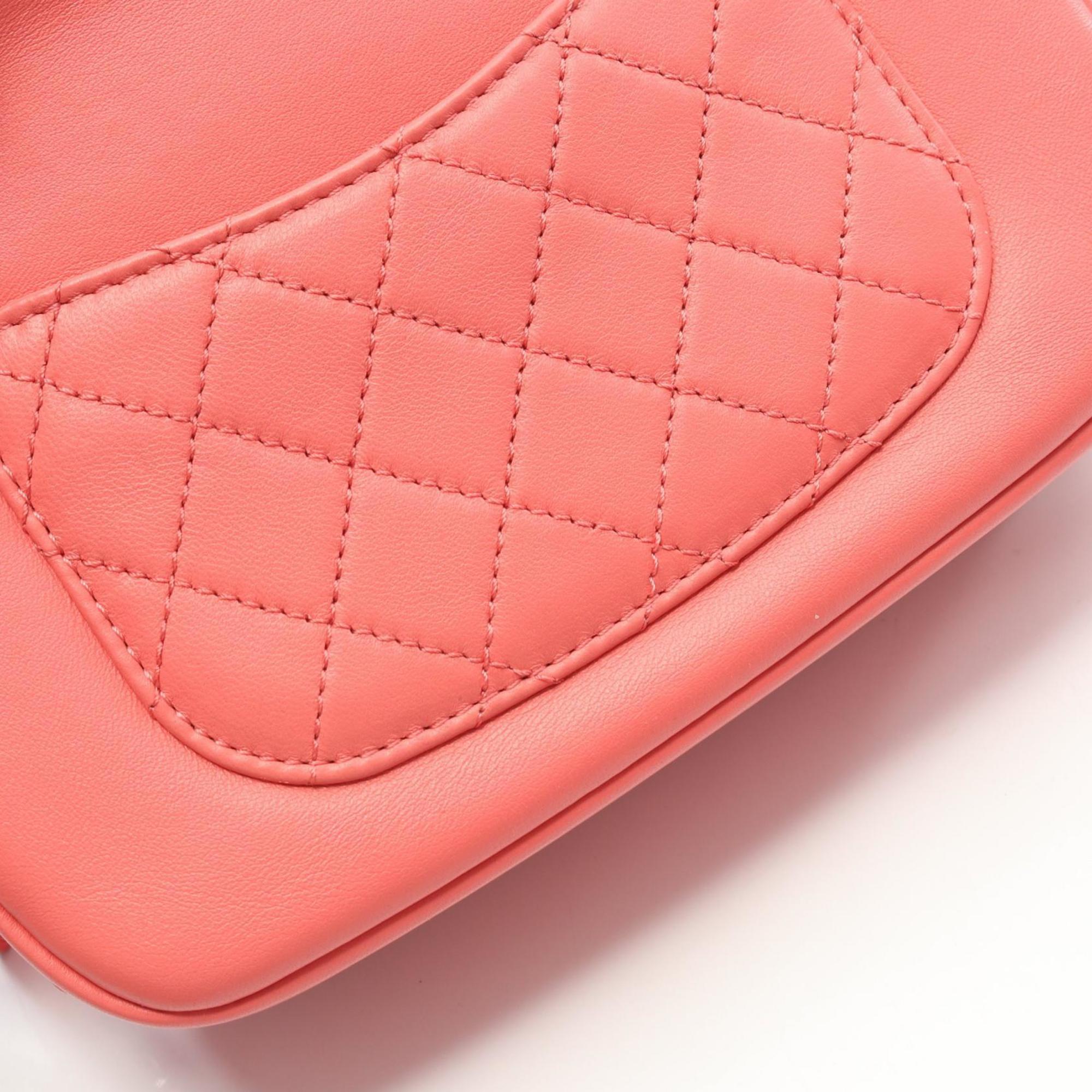 Chanel Pink Leather Shoulder Bag (Pre-Owned)