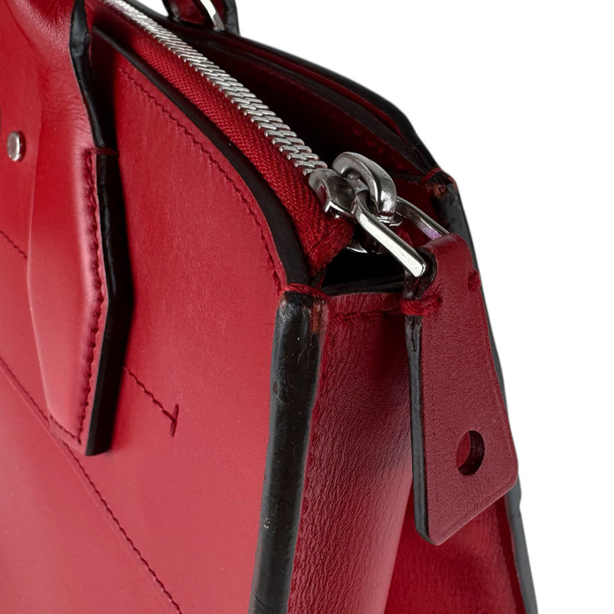 Louis Vuitton Red Color Leather Handbag Shoulder Bag (Pre-Owned)