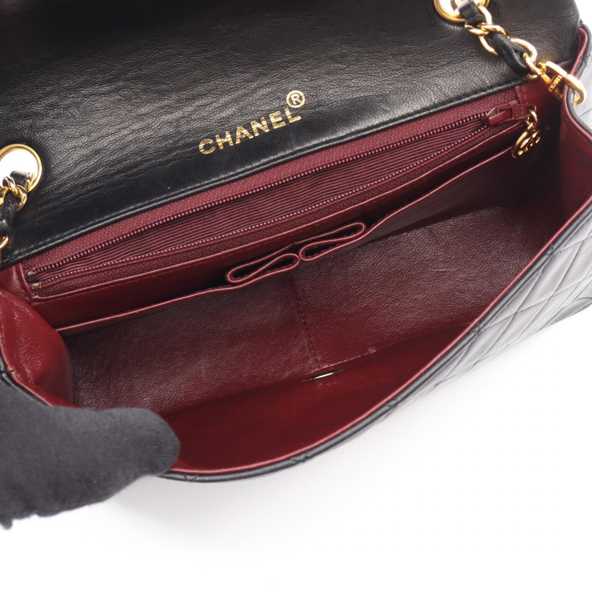 Chanel Black Leather Handbag Shoulder Bag (Pre-Owned)
