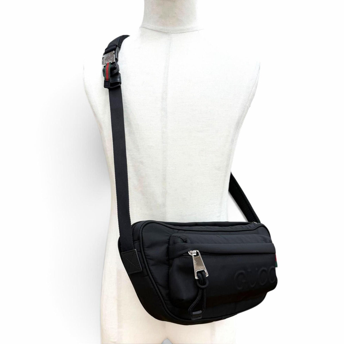 Gucci Black Nylon Leather Shoulder Bag Sling Bag (Pre-Owned)