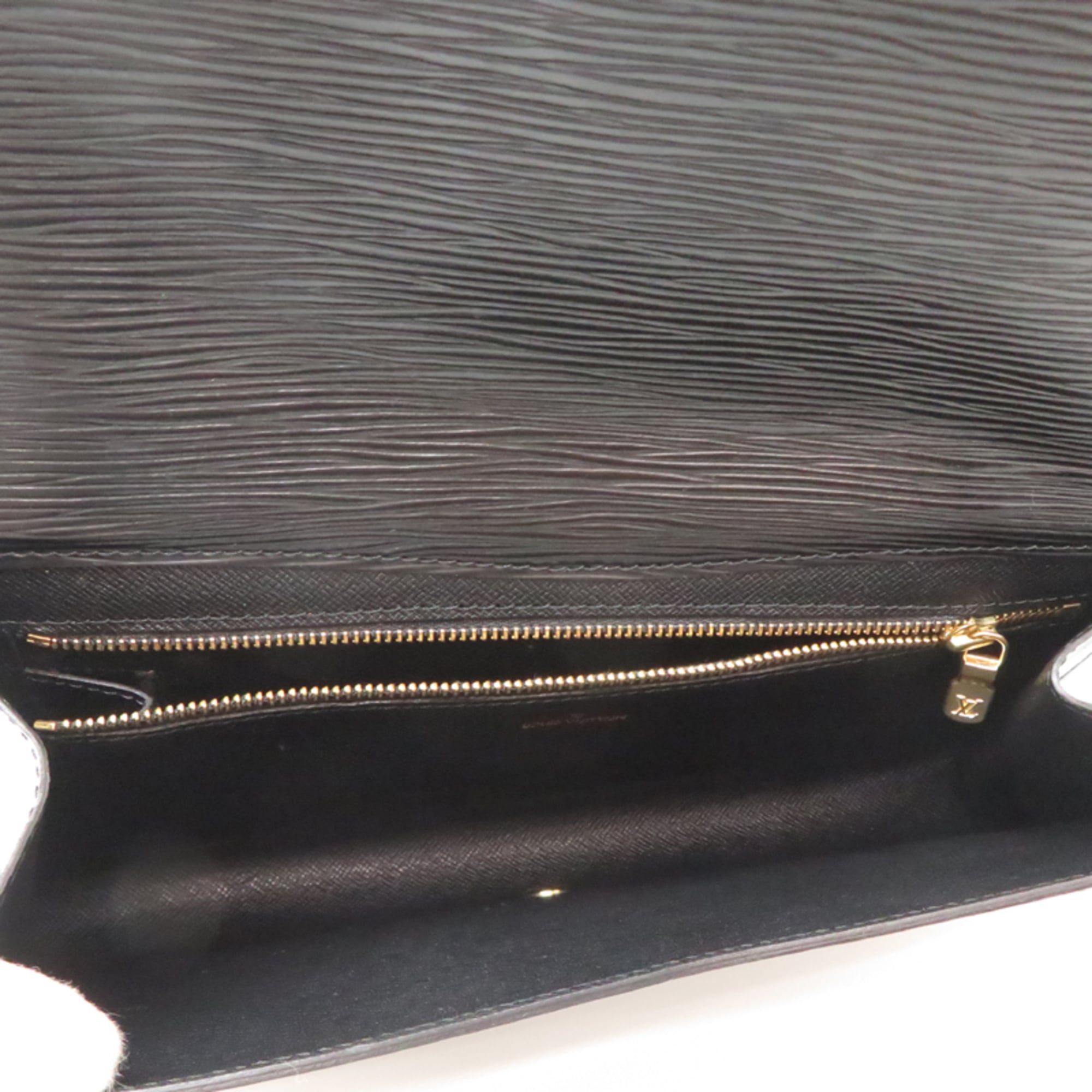 Louis Vuitton Black Epi Leather Clutch Bag (Pre-Owned)