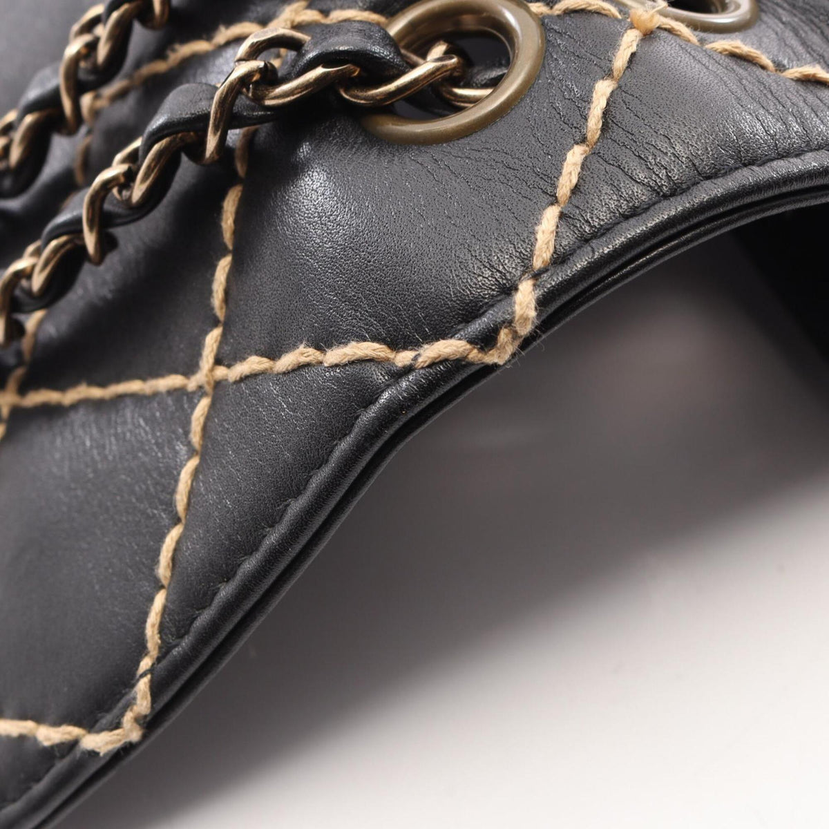 Chanel Black Leather Handbag Shoulder Bag (Pre-Owned)
