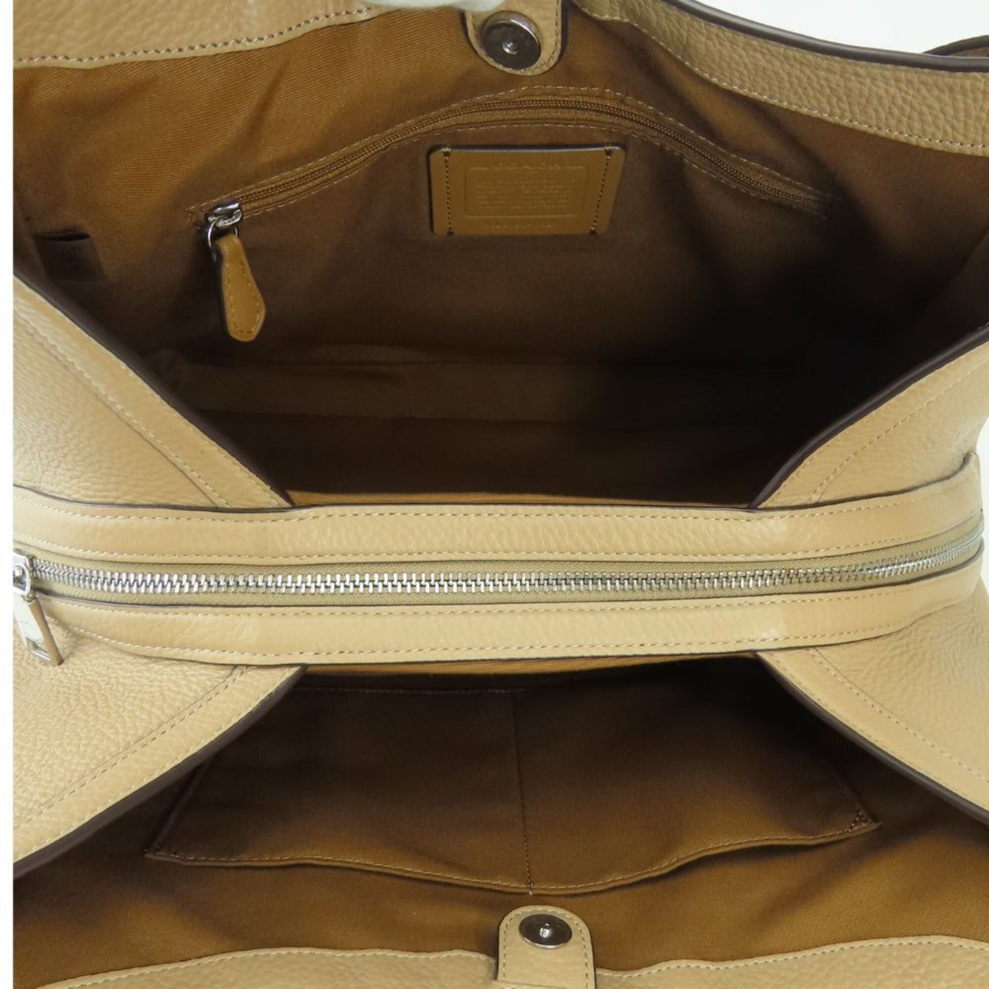 Coach Beige Leather Tote Bag (Pre-Owned)