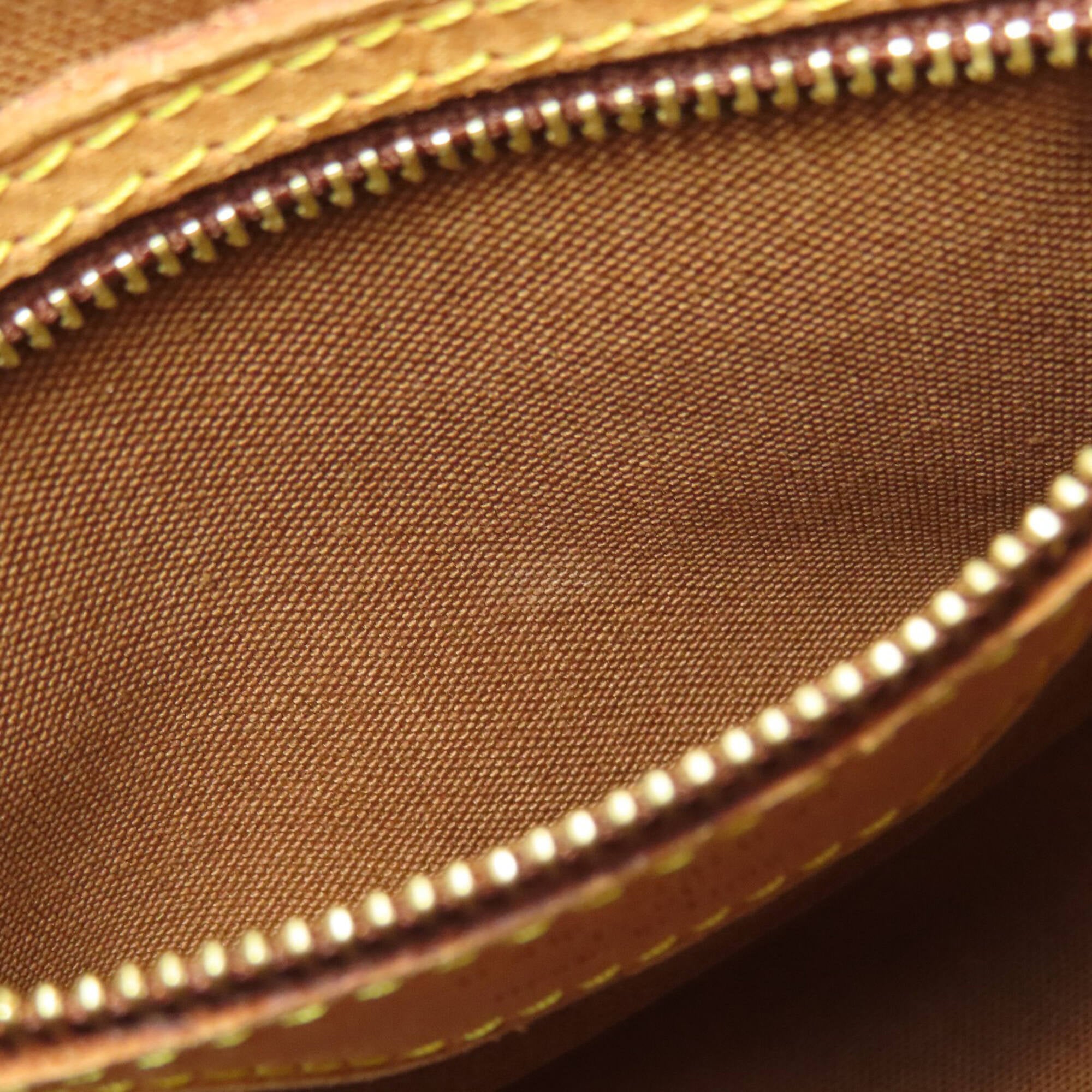 Louis Vuitton Brown Monogram Monogram Canvas Handbag (Pre-Owned)