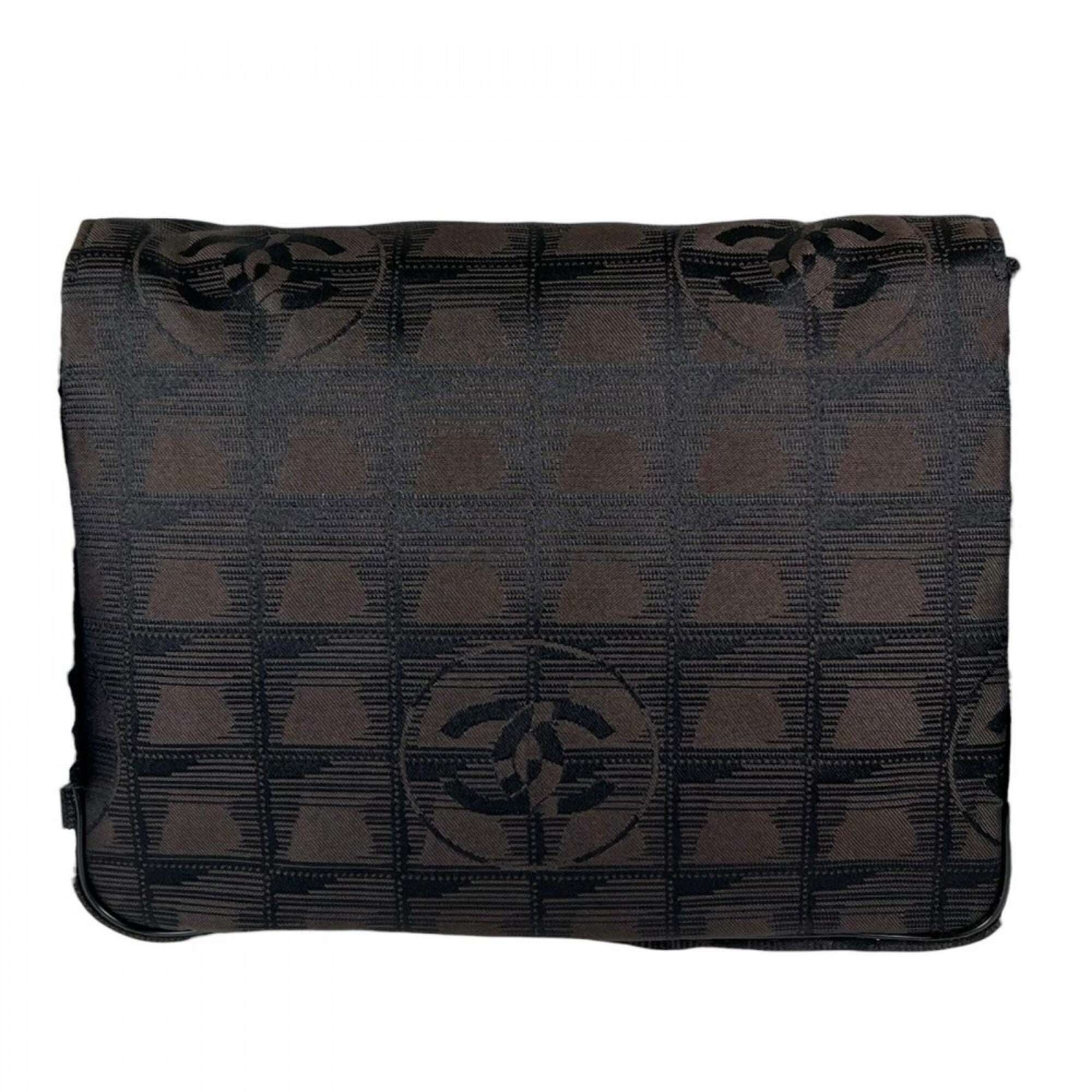 Chanel New Travel Line Black Nylon Shoulder Bag (Pre-Owned)