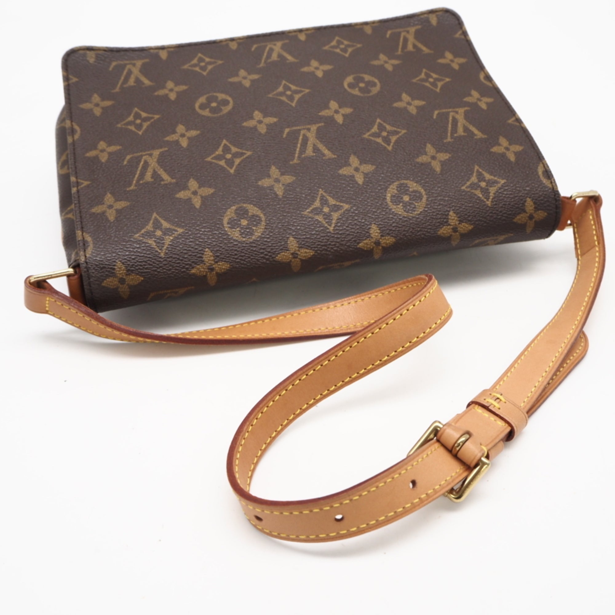 Louis Vuitton Brown Coated Canvas Leather Shoulder Bag (Pre-Owned)
