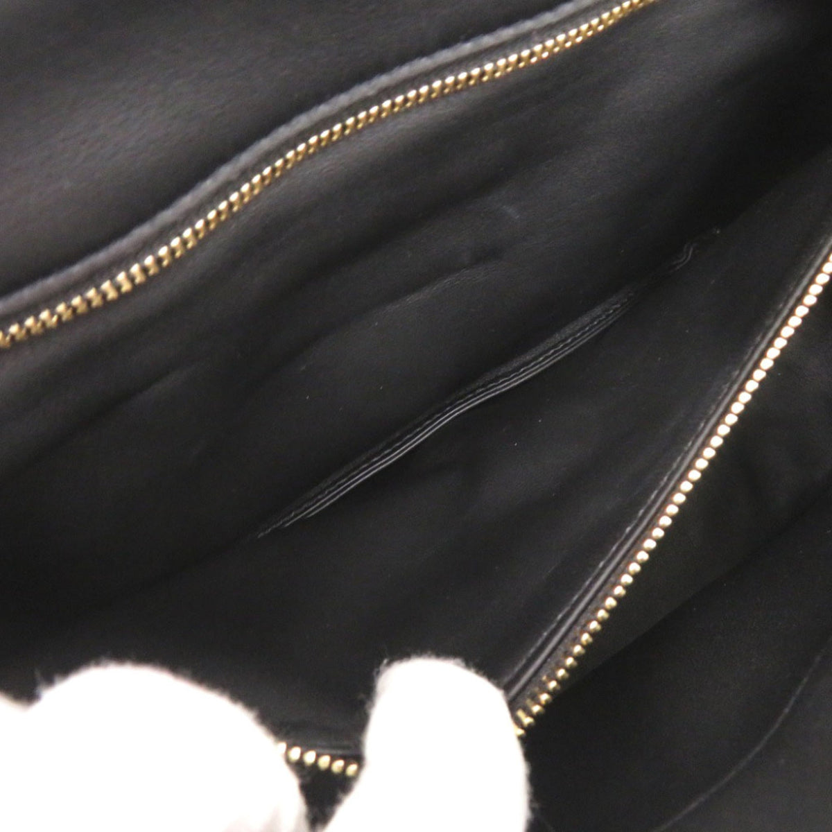 Alexander Mcqueen Black Leather Shoulder Bag (Pre-Owned)