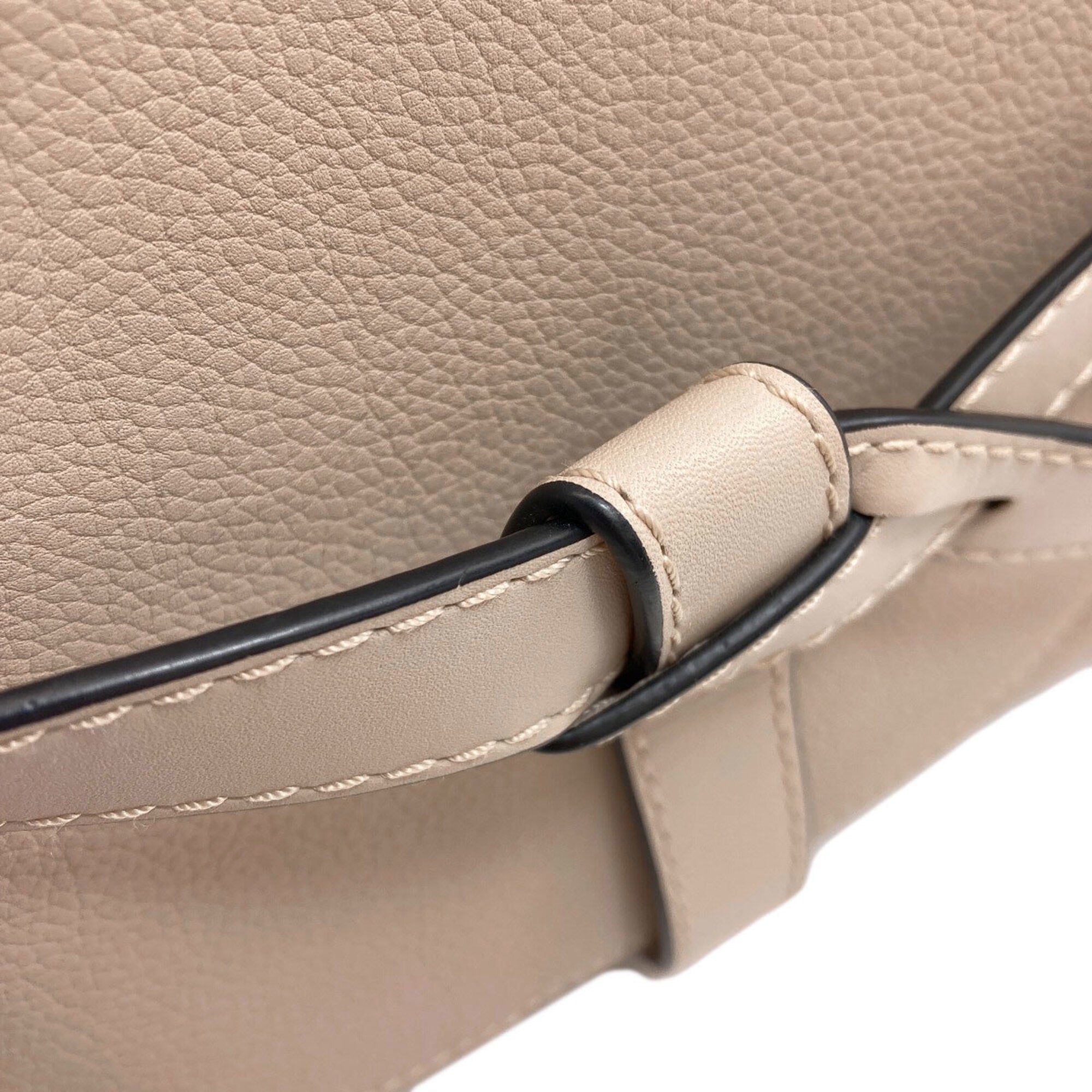 Loewe Beige Leather Handbag (Pre-Owned)