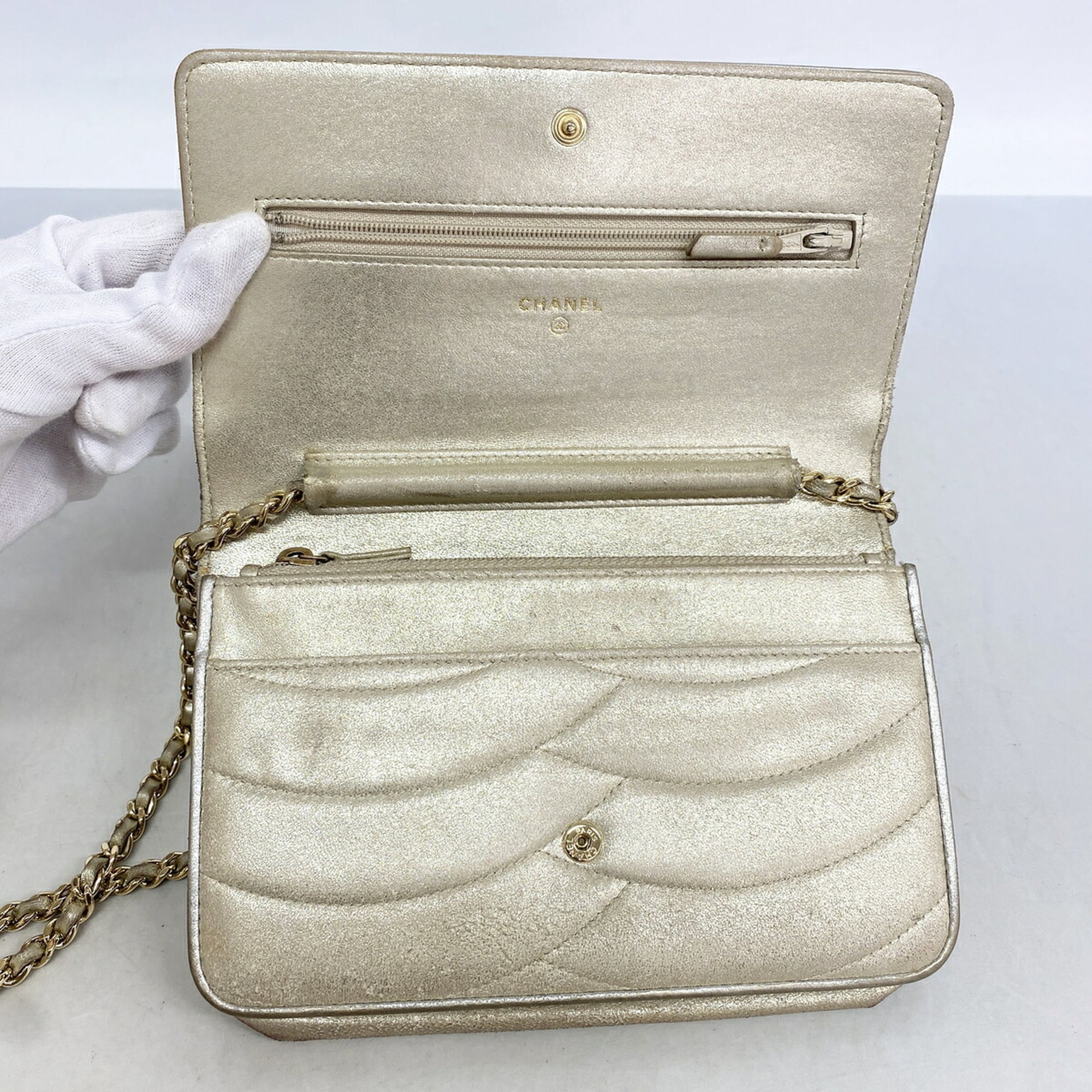 Chanel Gold Leather Chain/Shoulder Wallet (Pre-Owned)