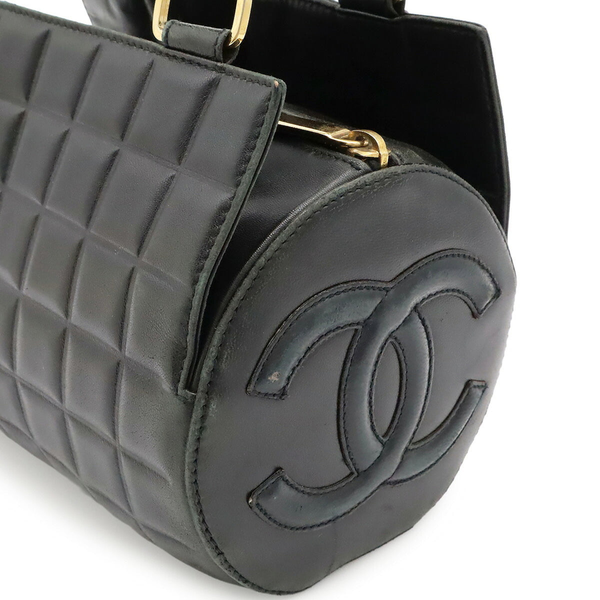 Chanel Black Leather Handbag (Pre-Owned)