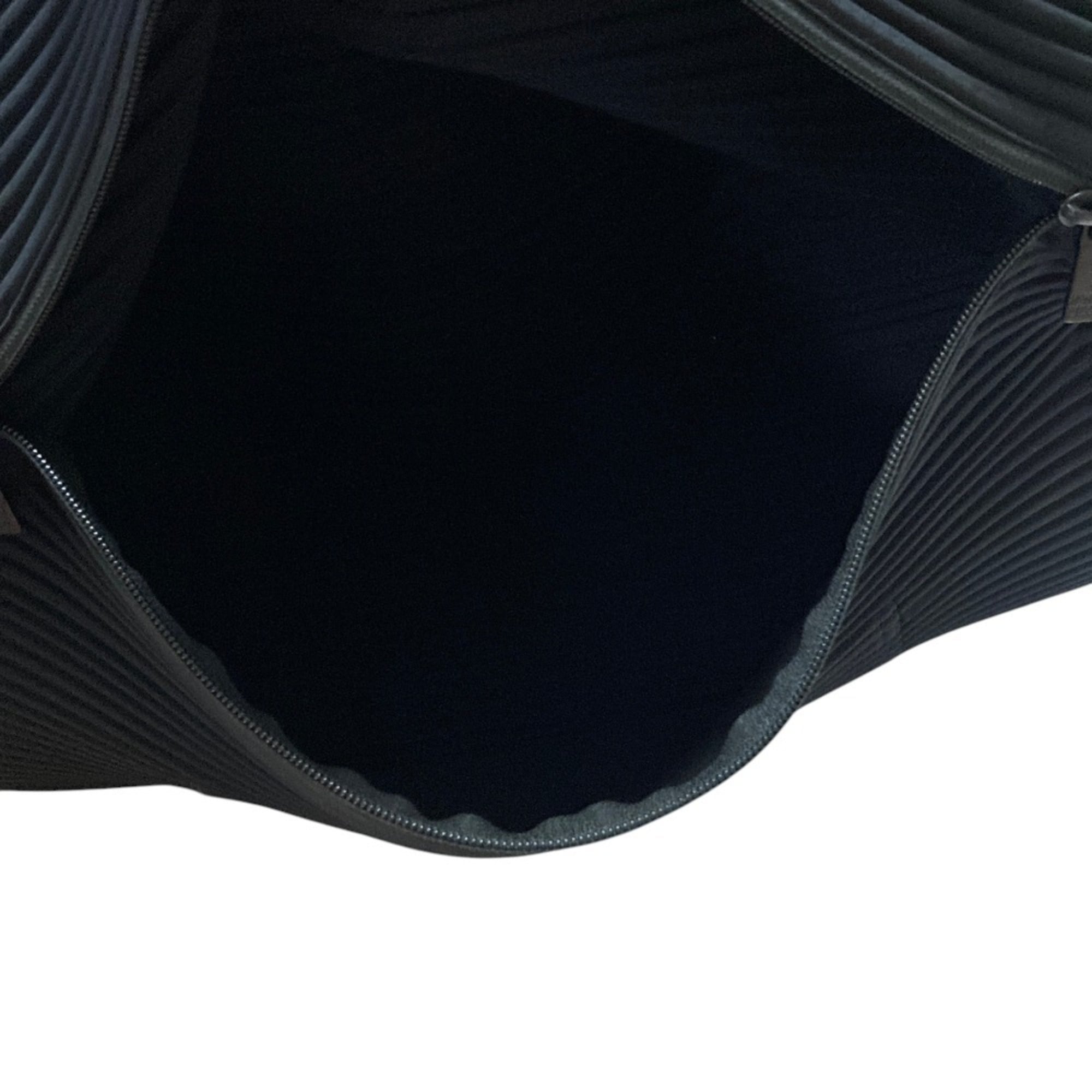 Issey Miyake Black Handbag (Pre-Owned)