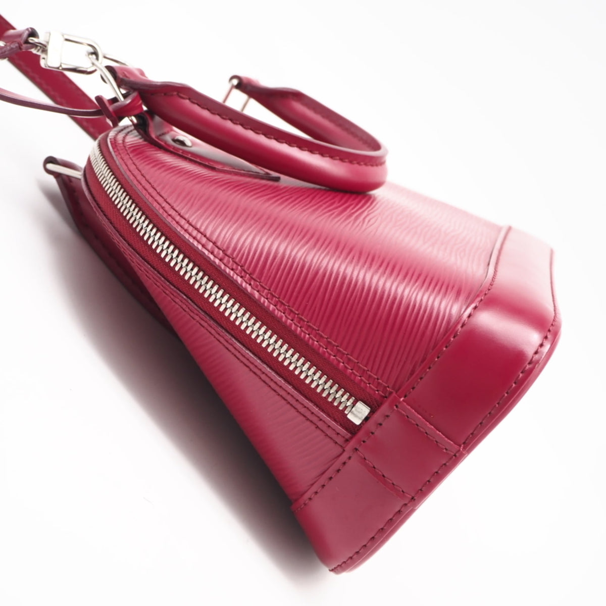Louis Vuitton Red Color Leather Handbag (Pre-Owned)