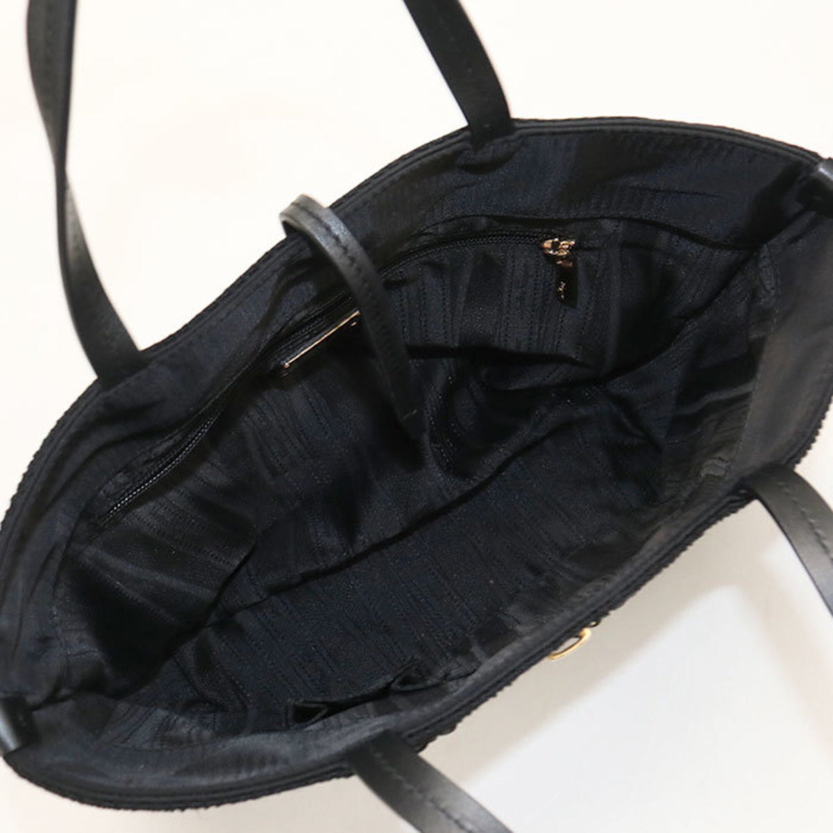 Salvatore Ferragamo Black Nylon Tote Bag (Pre-Owned)