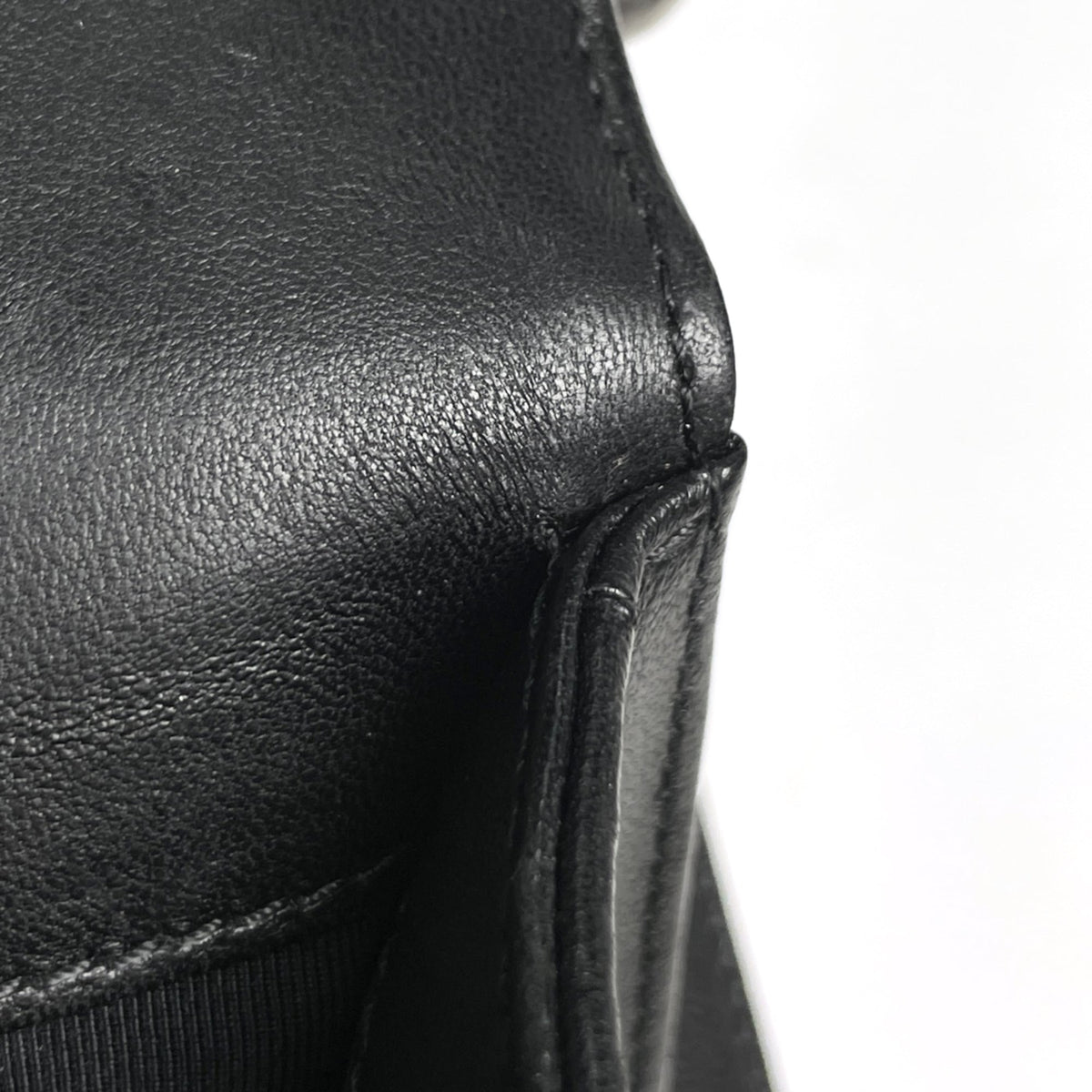 Chanel Black Leather Shoulder Bag (Pre-Owned)