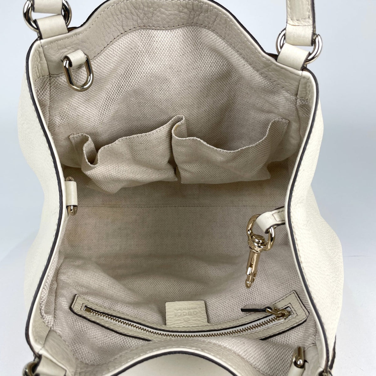 Gucci Ivory Leather Handbag (Pre-Owned)