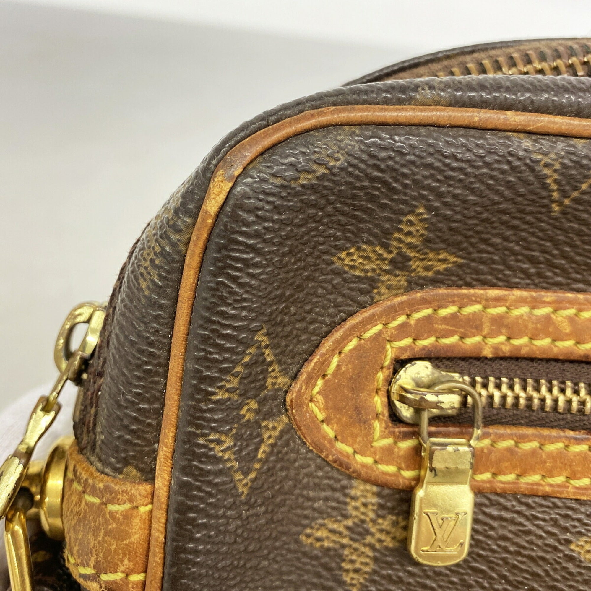 Louis Vuitton Brown Clutch Bag (Pre-Owned)