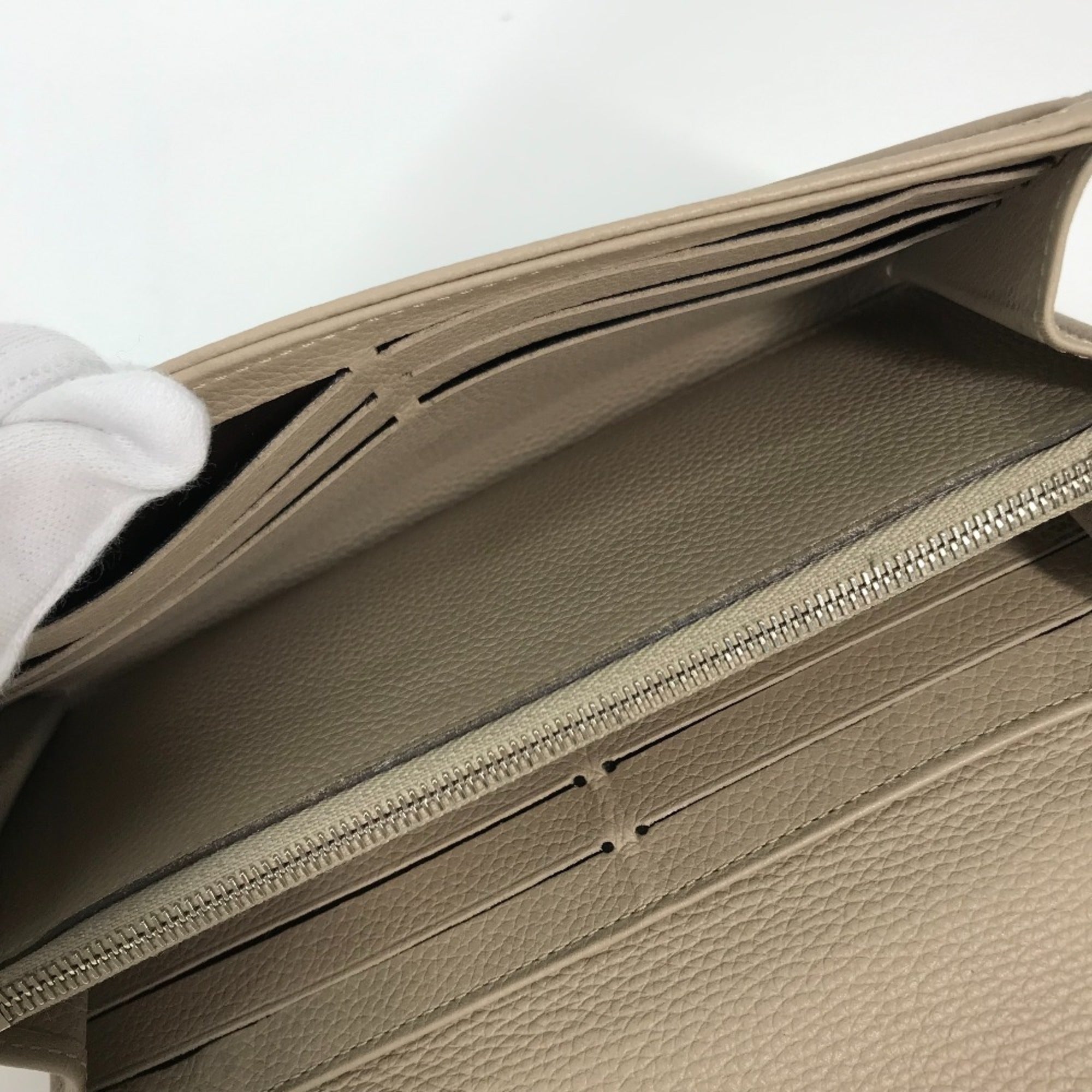 Louis Vuitton Beige Galle Iris Leather Long Wallet (Bi-Fold) (Pre-Owned)