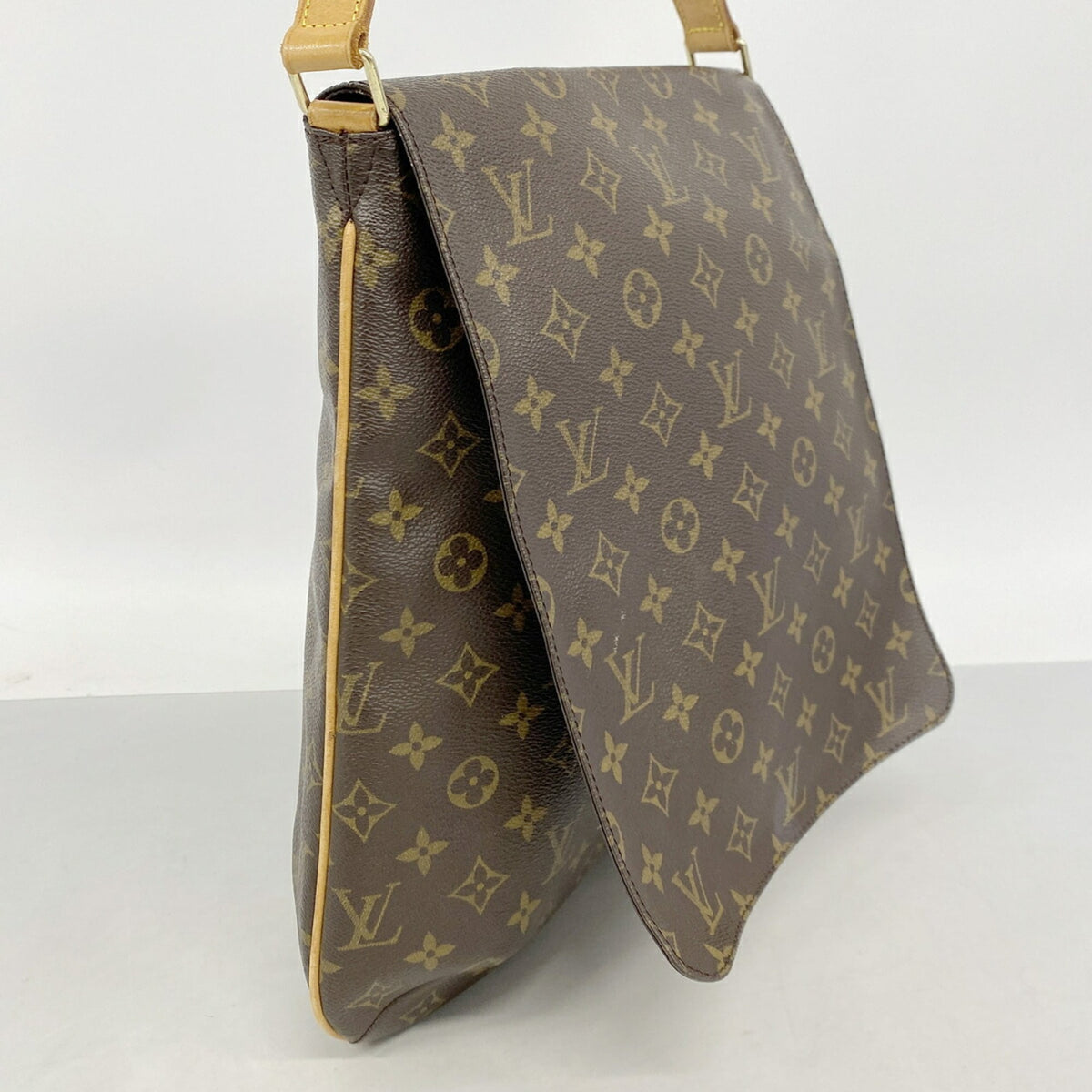 Louis Vuitton Brown Shoulder Bag (Pre-Owned)
