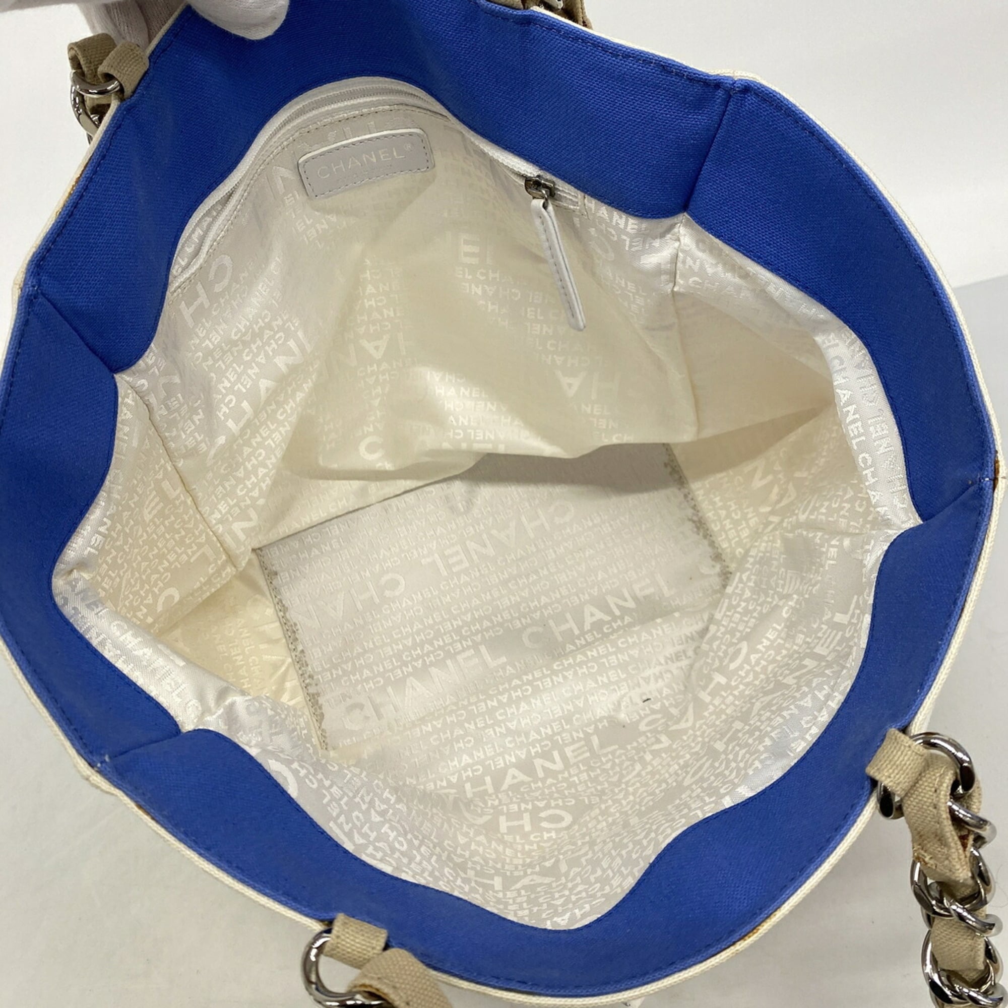 Chanel Multi-Color White Canvas Tote Bag (Pre-Owned)