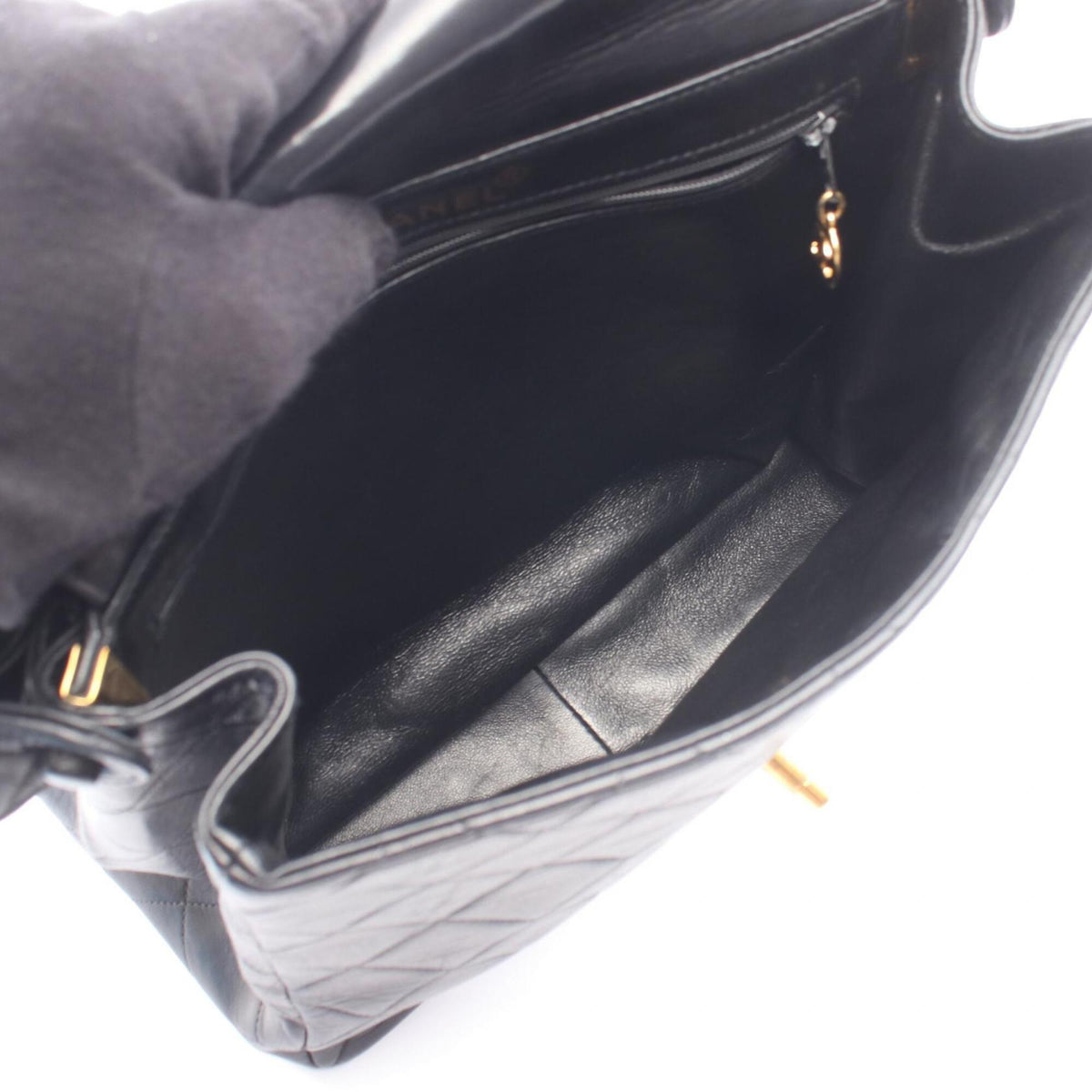 Chanel Matelasse Black Leather Handbag Shoulder Bag (Pre-Owned)