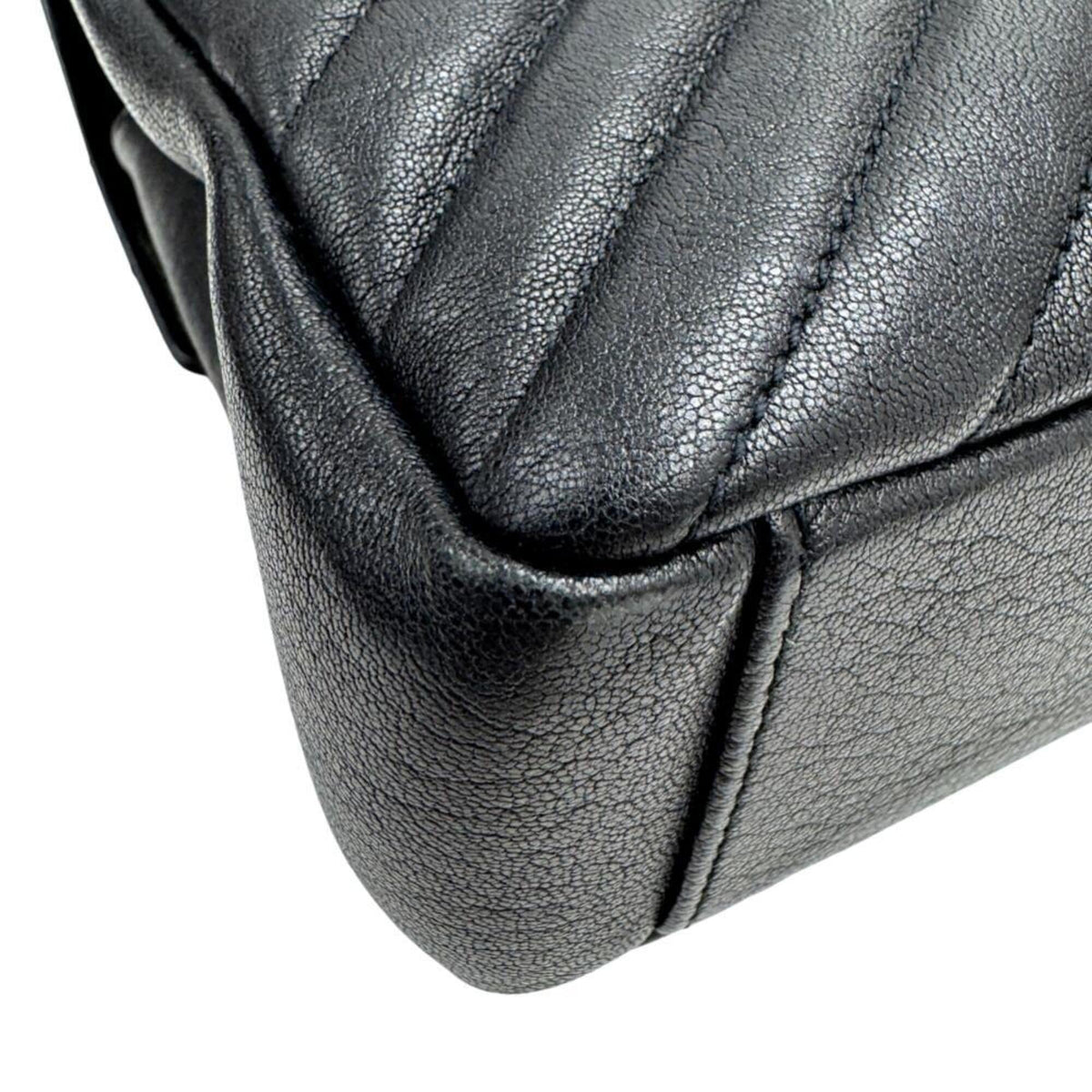 Saint Laurent Black Leather Shoulder Bag (Pre-Owned)