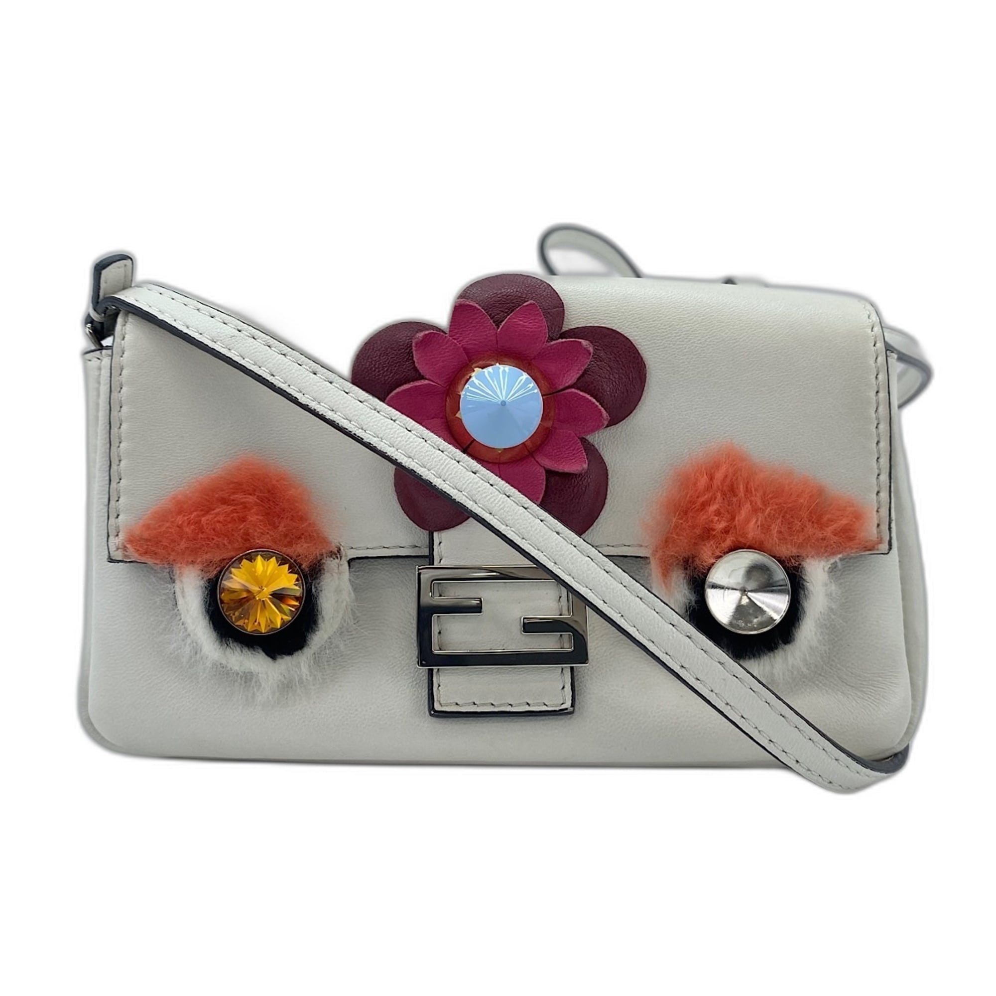 Fendi White Shoulder Bag (Pre-Owned)