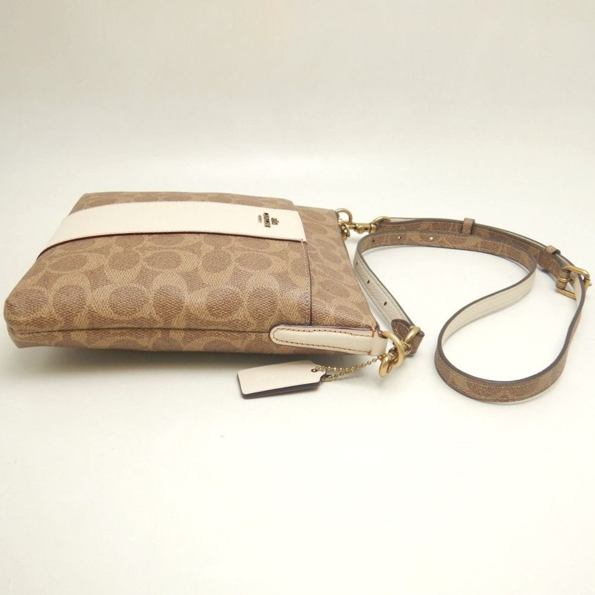 Coach Beige Coated Canvas Shoulder Bag (Pre-Owned)