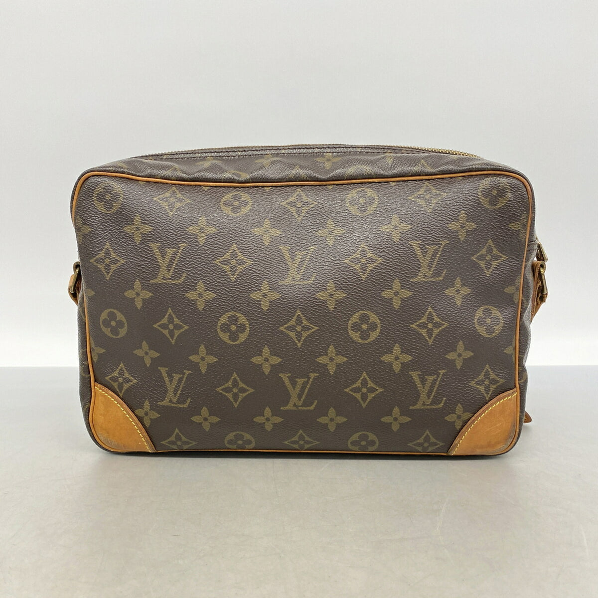 Louis Vuitton Brown Shoulder Bag (Pre-Owned)