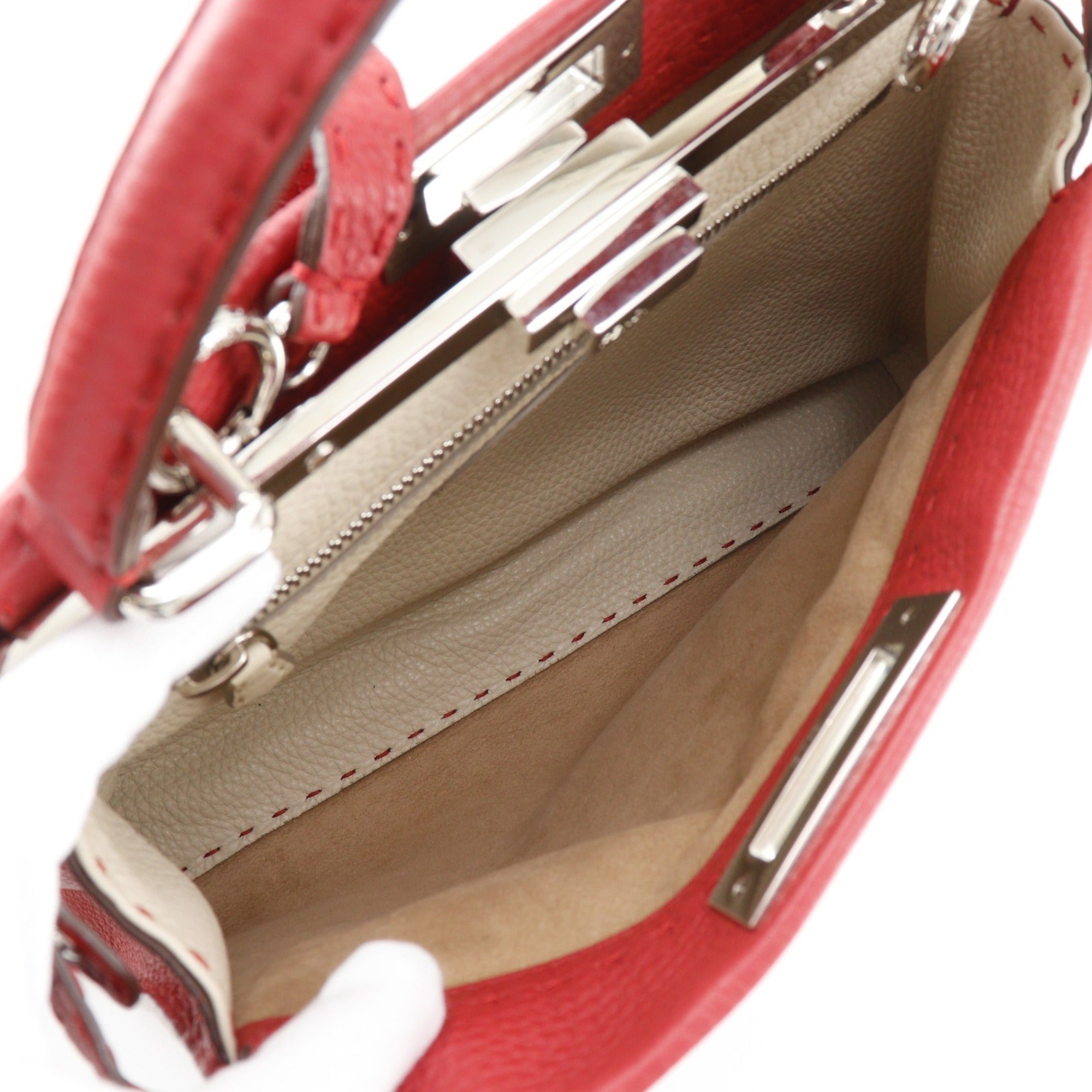 Fendi Red Color Leather Handbag (Pre-Owned)