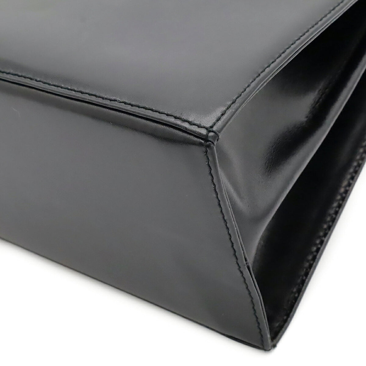 Salvatore Ferragamo Black Leather Handbag Shoulder Bag (Pre-Owned)
