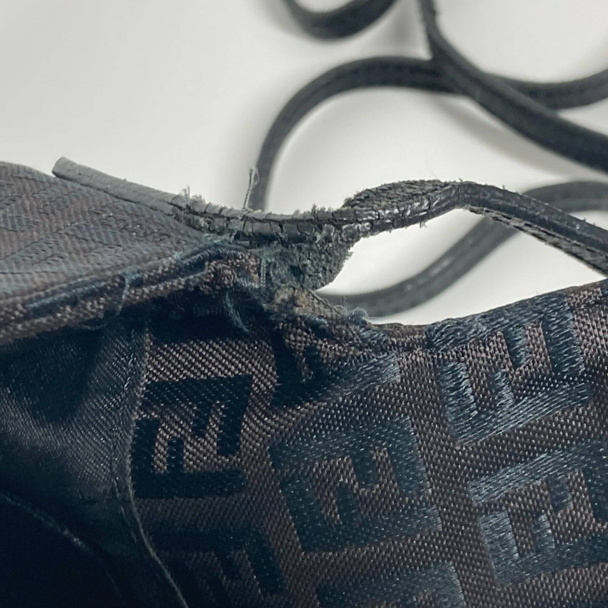 Fendi Black Canvas Leather Pochette Shoulder Bag (Pre-Owned)