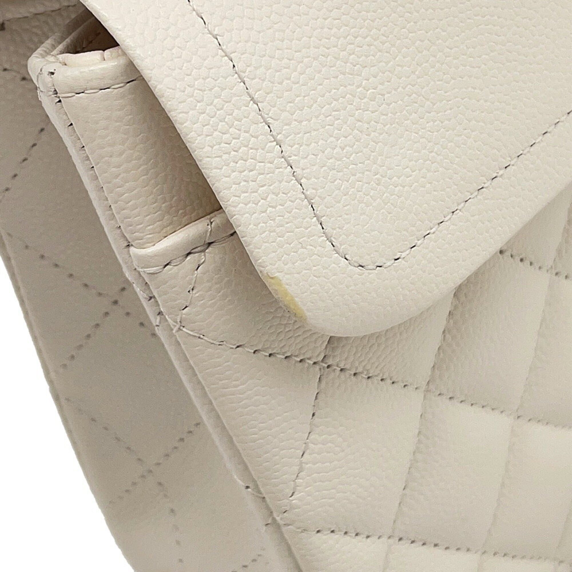 Chanel Matelasse White Grained Calfskin Handbag Shoulder Bag (Pre-Owned)